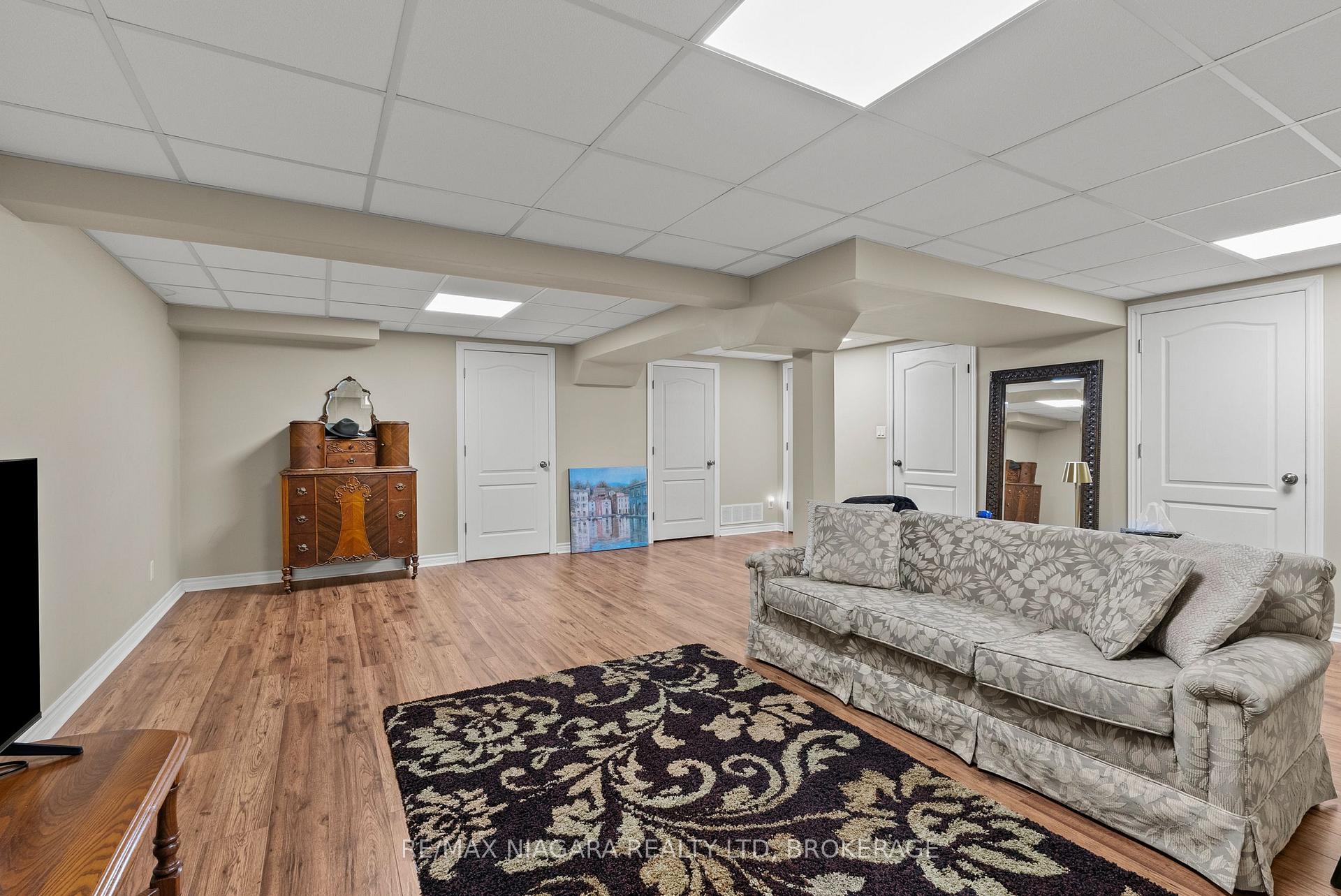 Photo 36 of 282 Winterberry Boulevard, Thorold, Confederation Heights — HOMEH