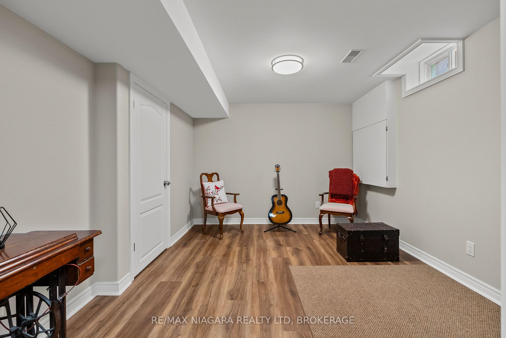 Photo 37 of 282 Winterberry Boulevard, Thorold, Confederation Heights — HOMEH