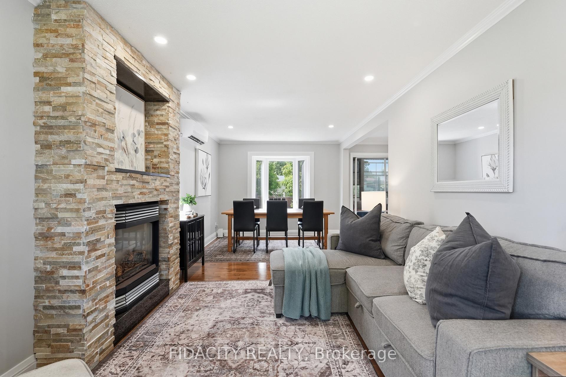 Photo 7 of 13 Poole Creek Crescent, Ottawa, Fringewood — HOMEH