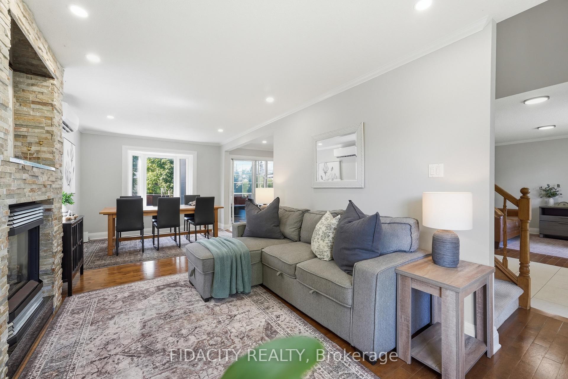Photo 9 of 13 Poole Creek Crescent, Ottawa, Fringewood — HOMEH