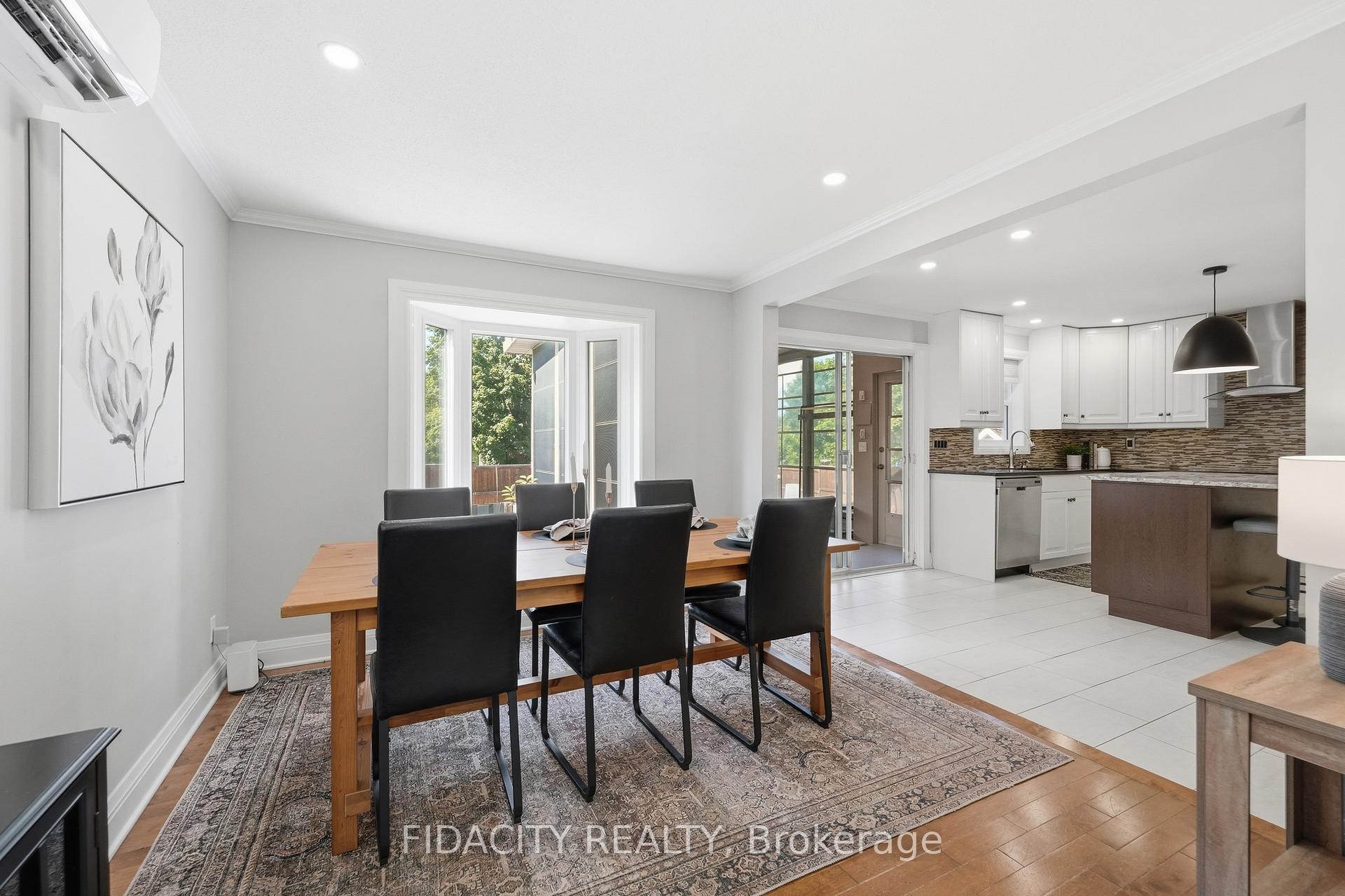 Photo 10 of 13 Poole Creek Crescent, Ottawa, Fringewood — HOMEH