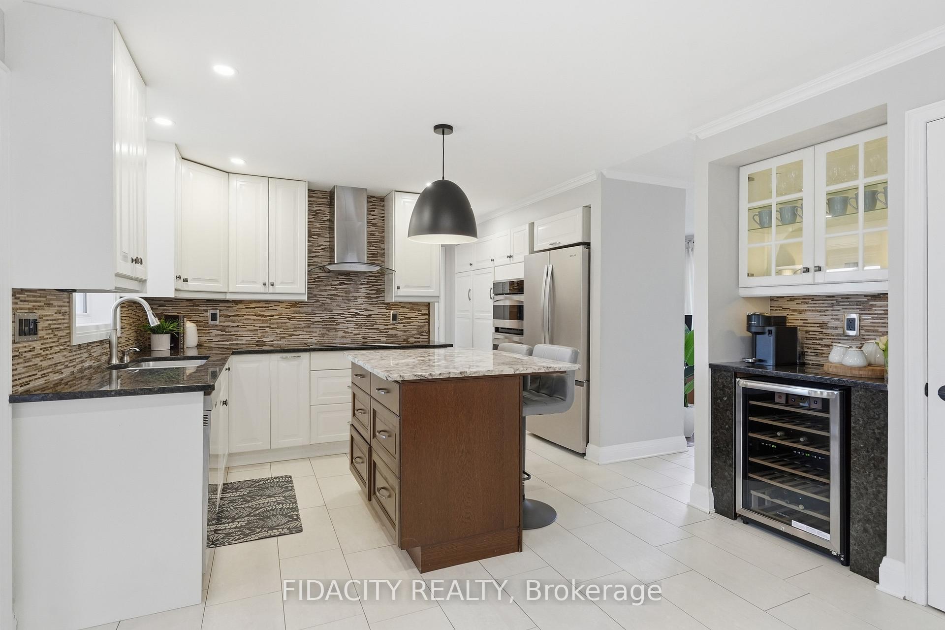 Photo 12 of 13 Poole Creek Crescent, Ottawa, Fringewood — HOMEH