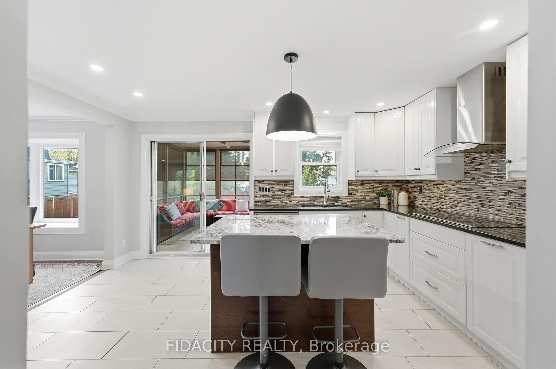 Photo 13 of 13 Poole Creek Crescent, Ottawa, Fringewood — HOMEH