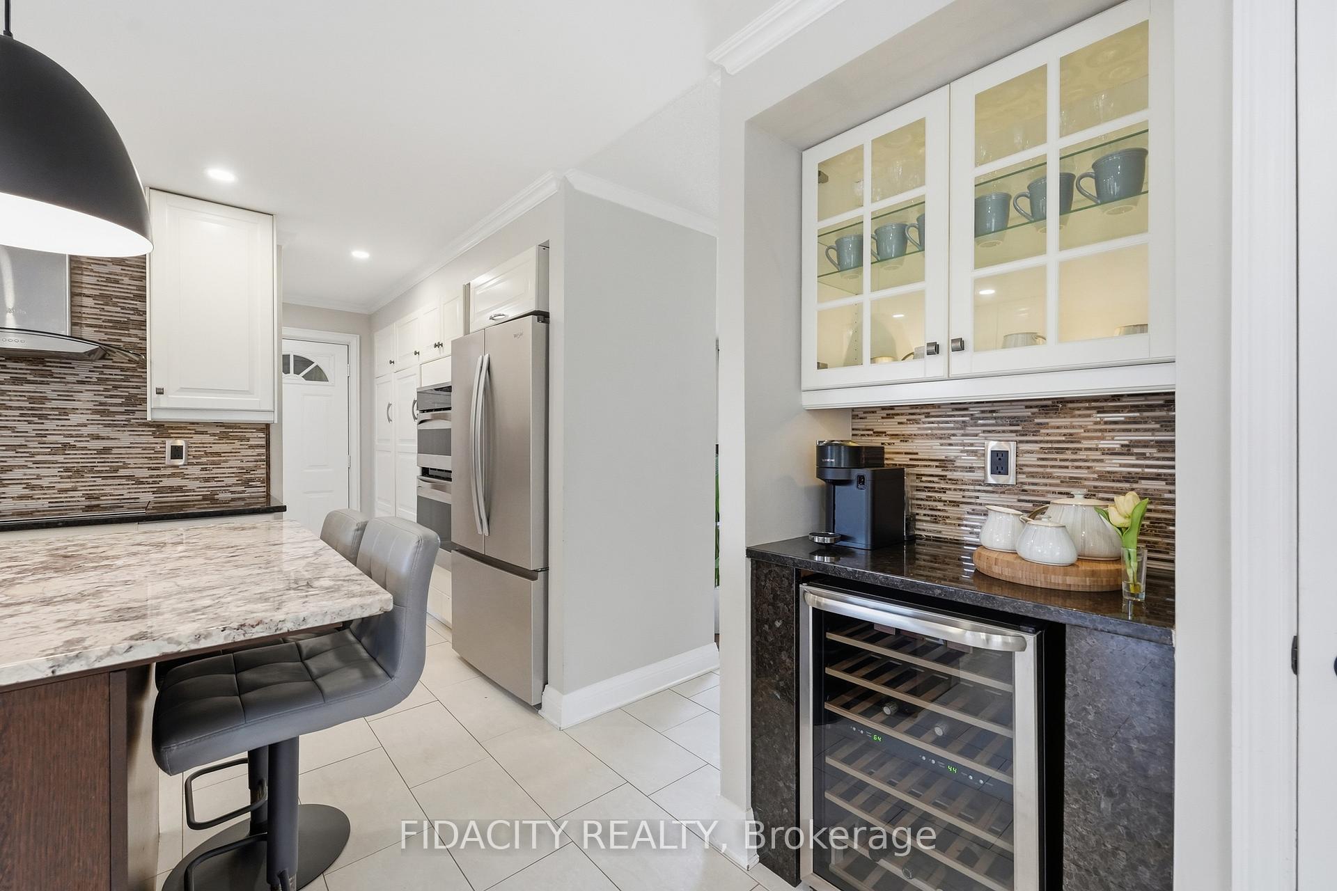 Photo 16 of 13 Poole Creek Crescent, Ottawa, Fringewood — HOMEH