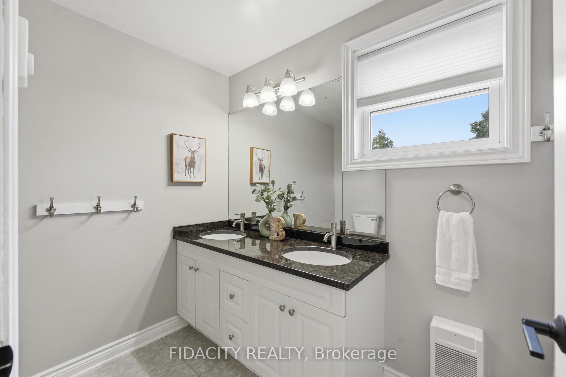 Photo 33 of 13 Poole Creek Crescent, Ottawa, Fringewood — HOMEH