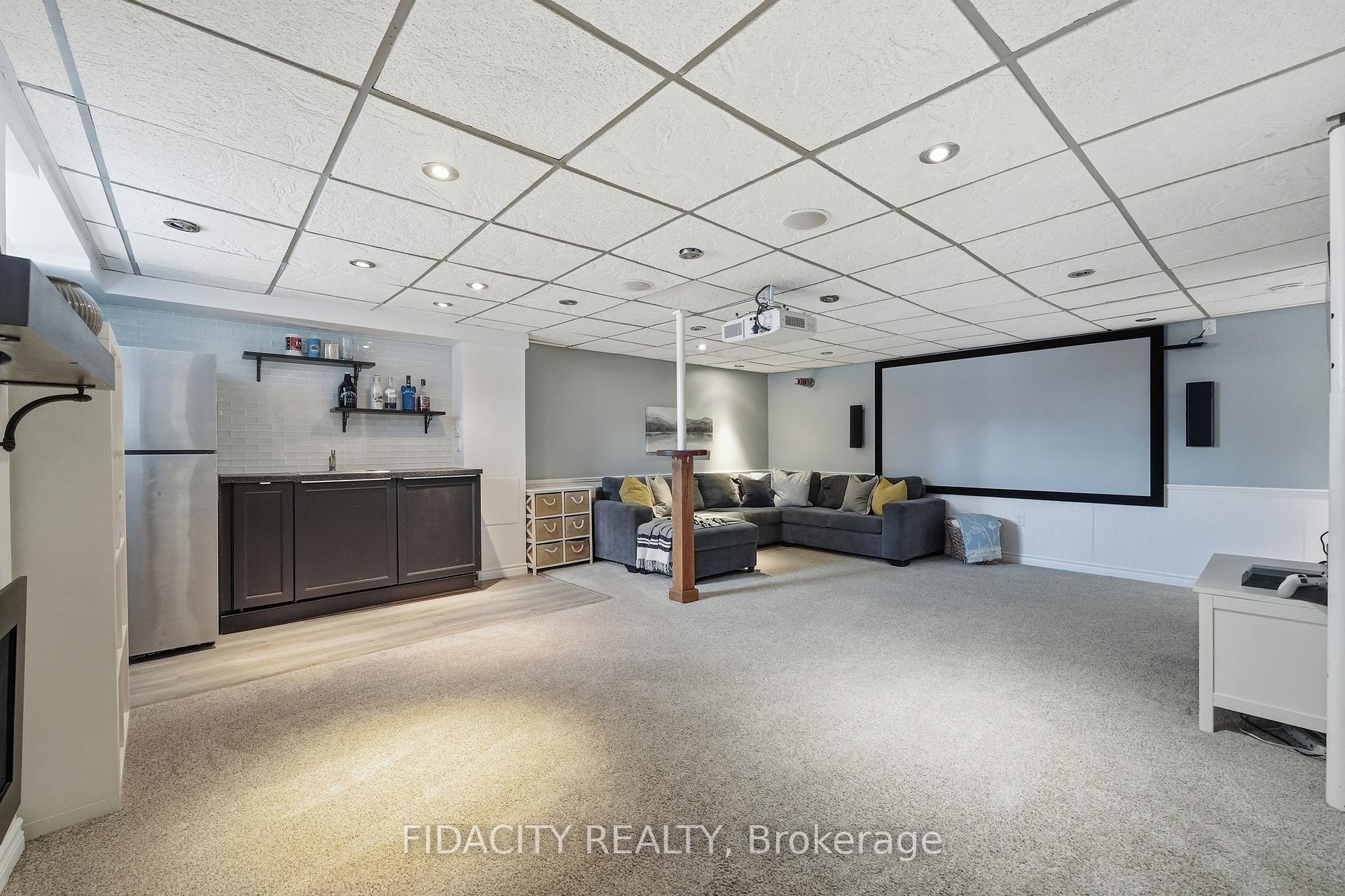 Photo 35 of 13 Poole Creek Crescent, Ottawa, Fringewood — HOMEH
