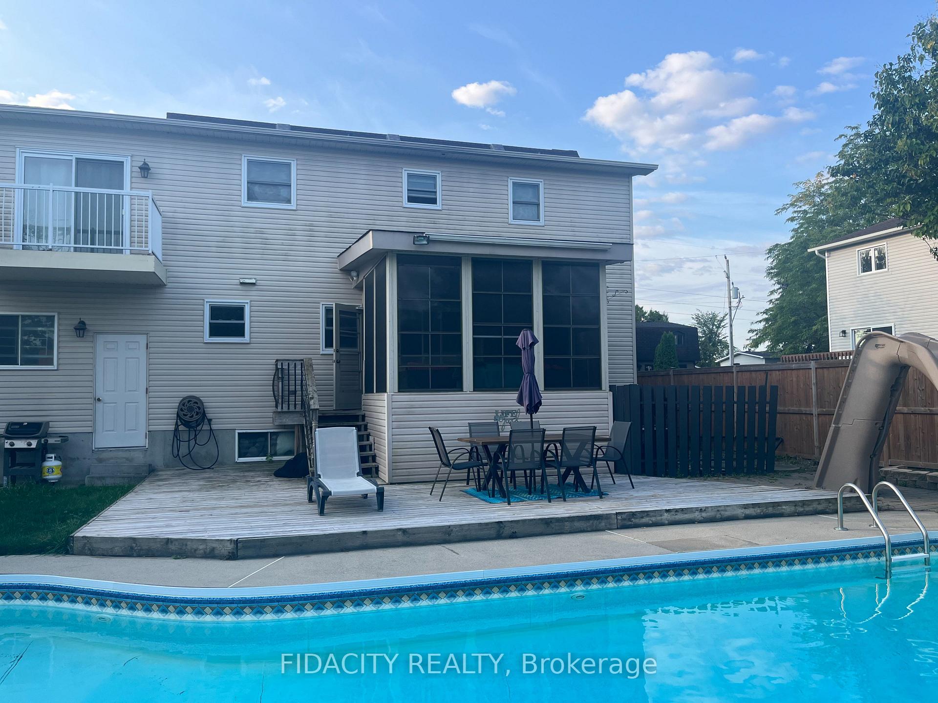 Photo 38 of 13 Poole Creek Crescent, Ottawa, Fringewood — HOMEH