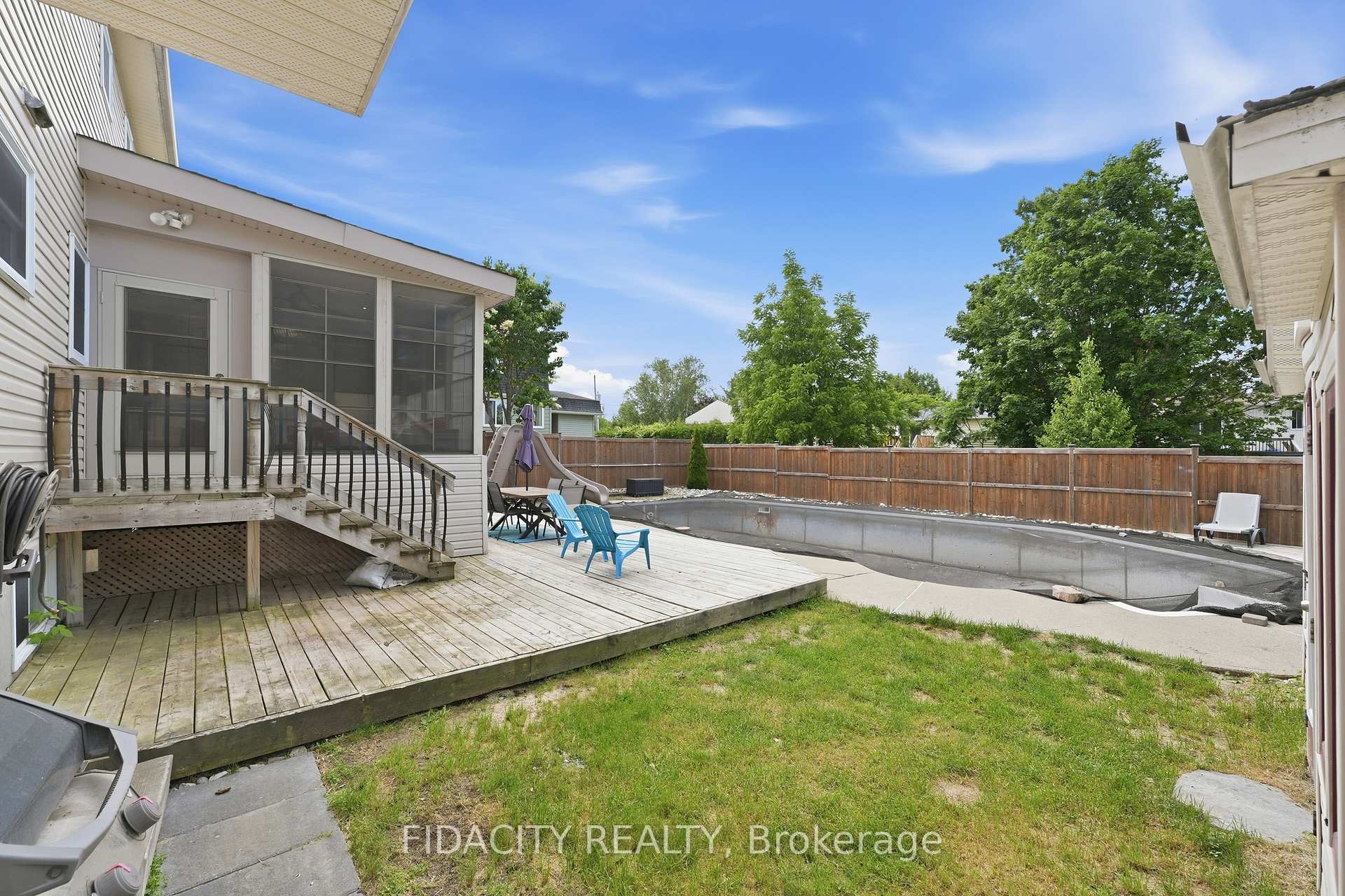 Photo 40 of 13 Poole Creek Crescent, Ottawa, Fringewood — HOMEH