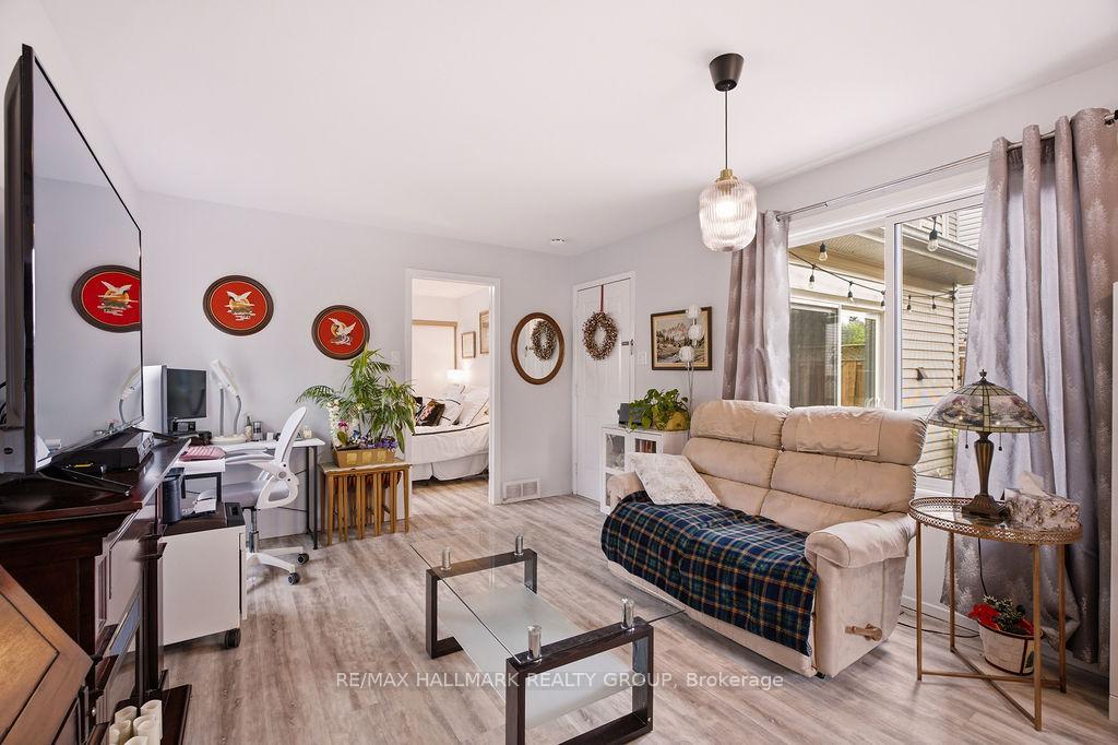 Photo 14 of 73 Banner Road, Ottawa, Sheahan Estates/Trend Village — HOMEH