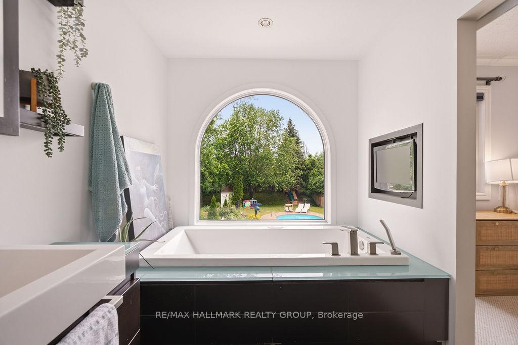 Photo 26 of 73 Banner Road, Ottawa, Sheahan Estates/Trend Village — HOMEH