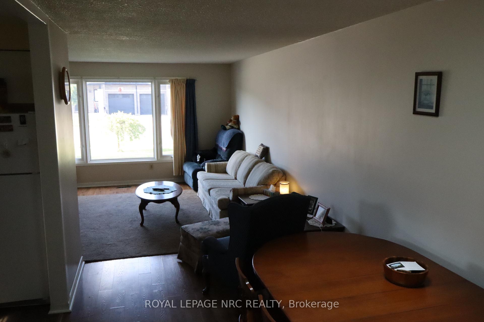 Photo 6 of 6694 Cropp Street, Niagara Falls, Morrison — HOMEH