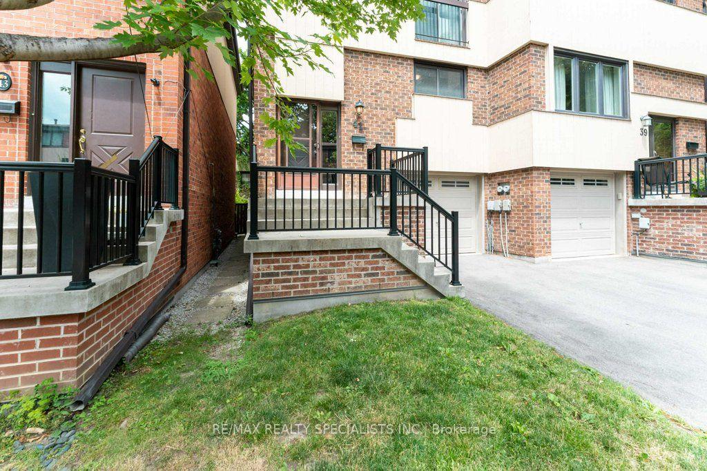 Photo 3 of 41 Maple Branch Path, Etobicoke, Kingsview Village-The Westway — HOMEH