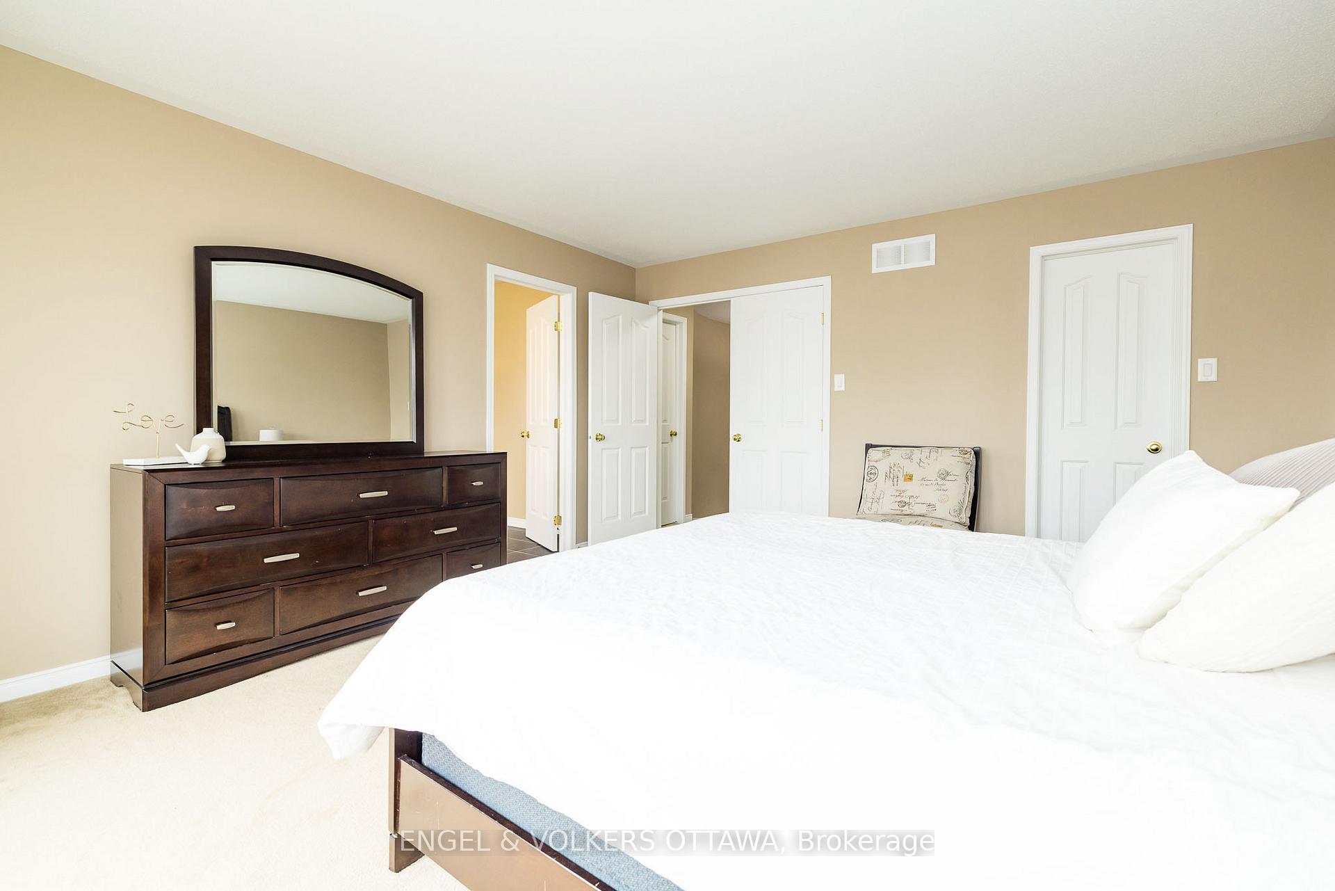 Photo 10 of 166 Macara Crescent, Ottawa, Kanata - Morgan's Grant/South March — HOMEH