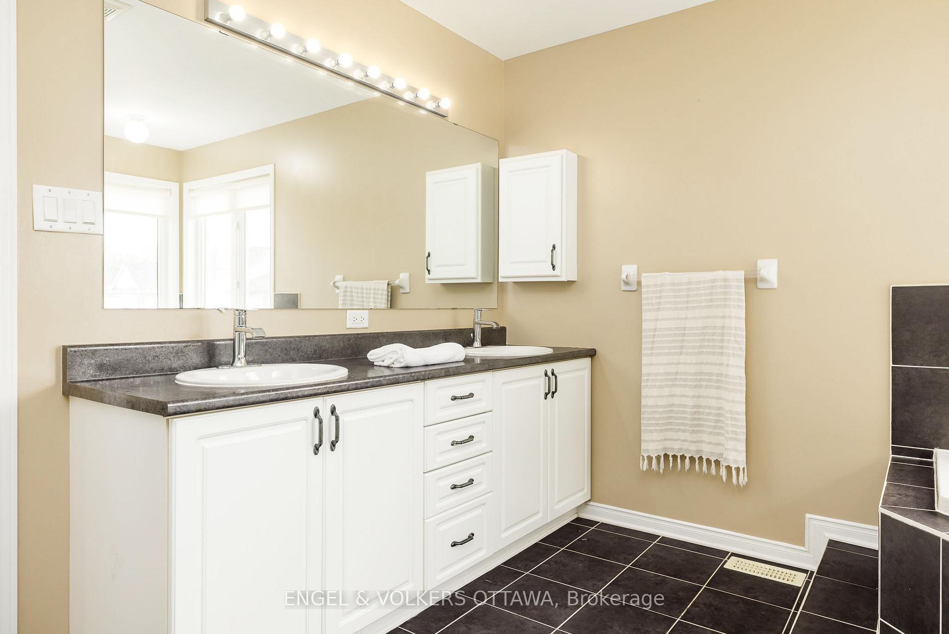 Photo 13 of 166 Macara Crescent, Ottawa, Kanata - Morgan's Grant/South March — HOMEH