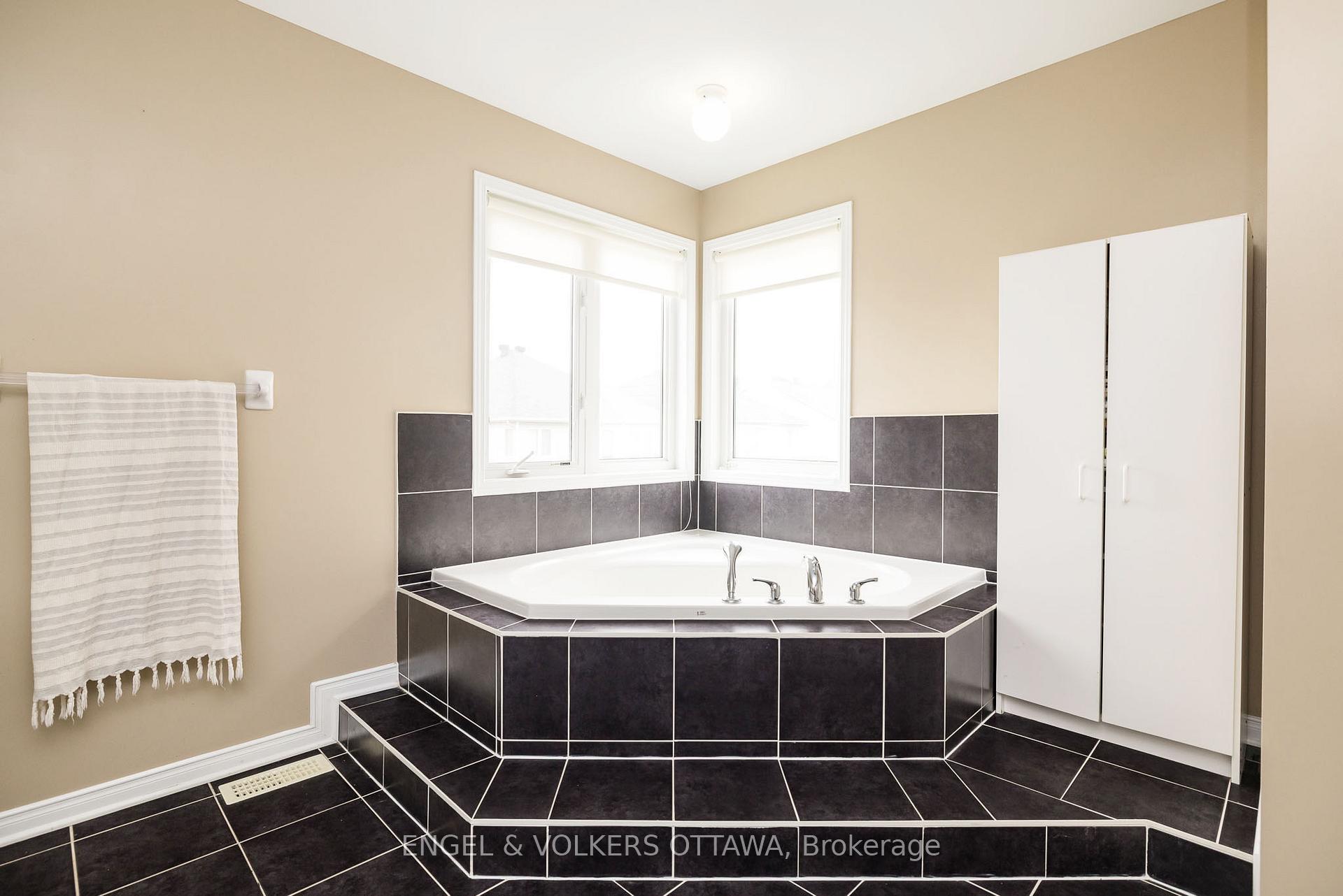 Photo 14 of 166 Macara Crescent, Ottawa, Kanata - Morgan's Grant/South March — HOMEH