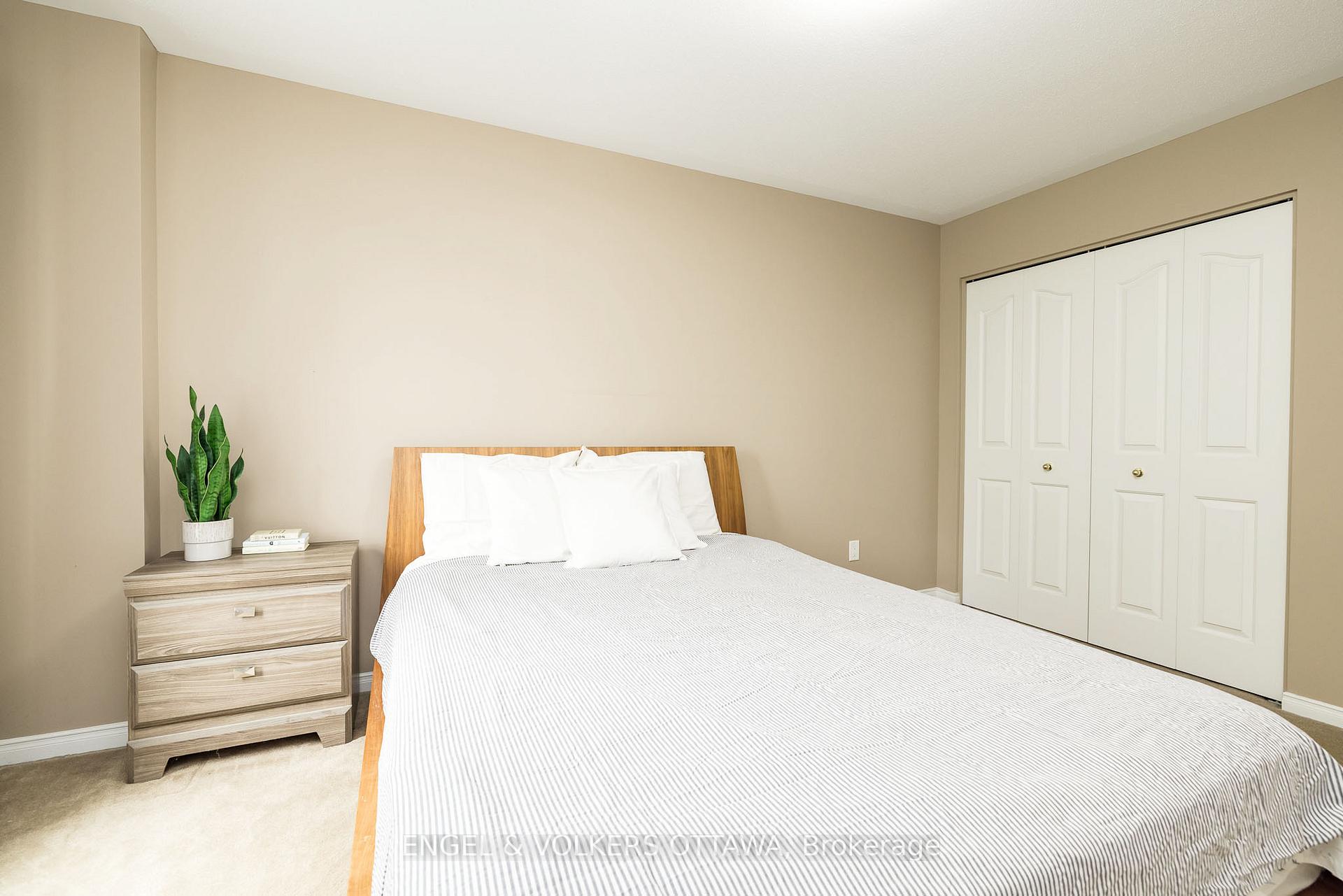 Photo 17 of 166 Macara Crescent, Ottawa, Kanata - Morgan's Grant/South March — HOMEH