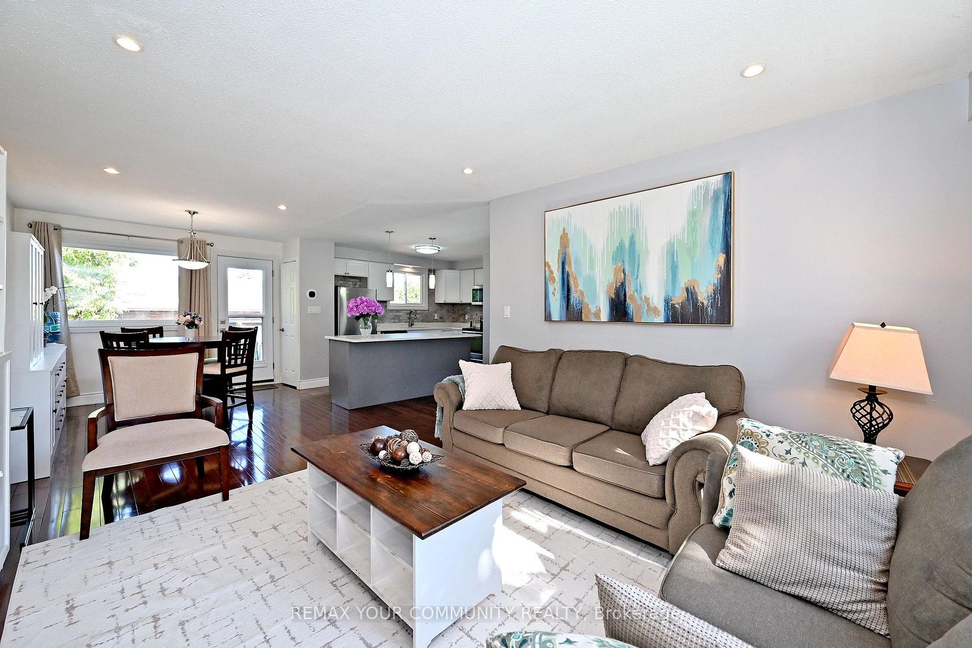Photo 10 of 18 Harland Crescent, Ajax, South East — HOMEH