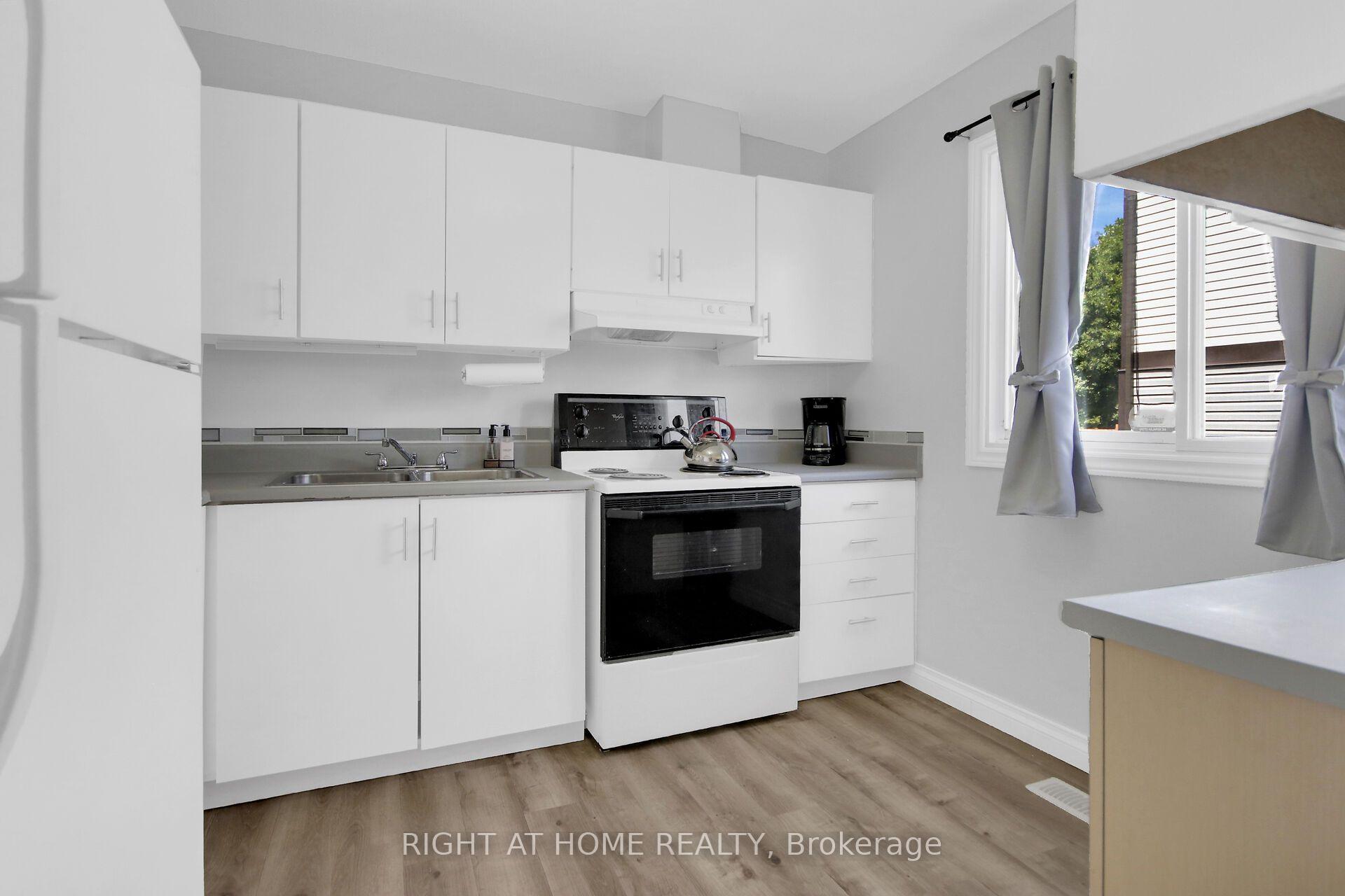 Photo 4 of Unit 16, 3516 Aladdin Lane, Ottawa, Blossom Park/Kemp Park/Findlay Creek — HOMEH