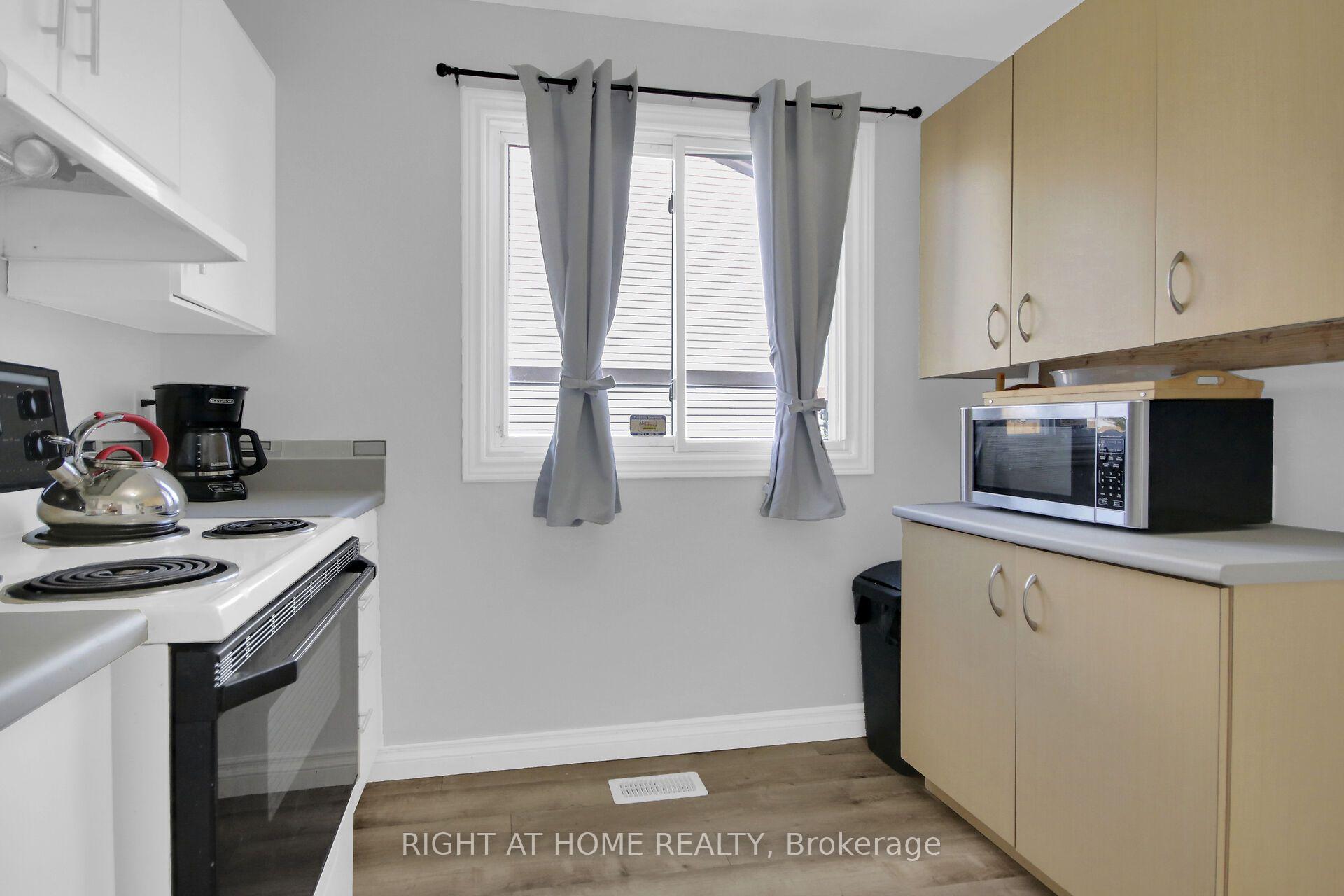 Photo 5 of Unit 16, 3516 Aladdin Lane, Ottawa, Blossom Park/Kemp Park/Findlay Creek — HOMEH