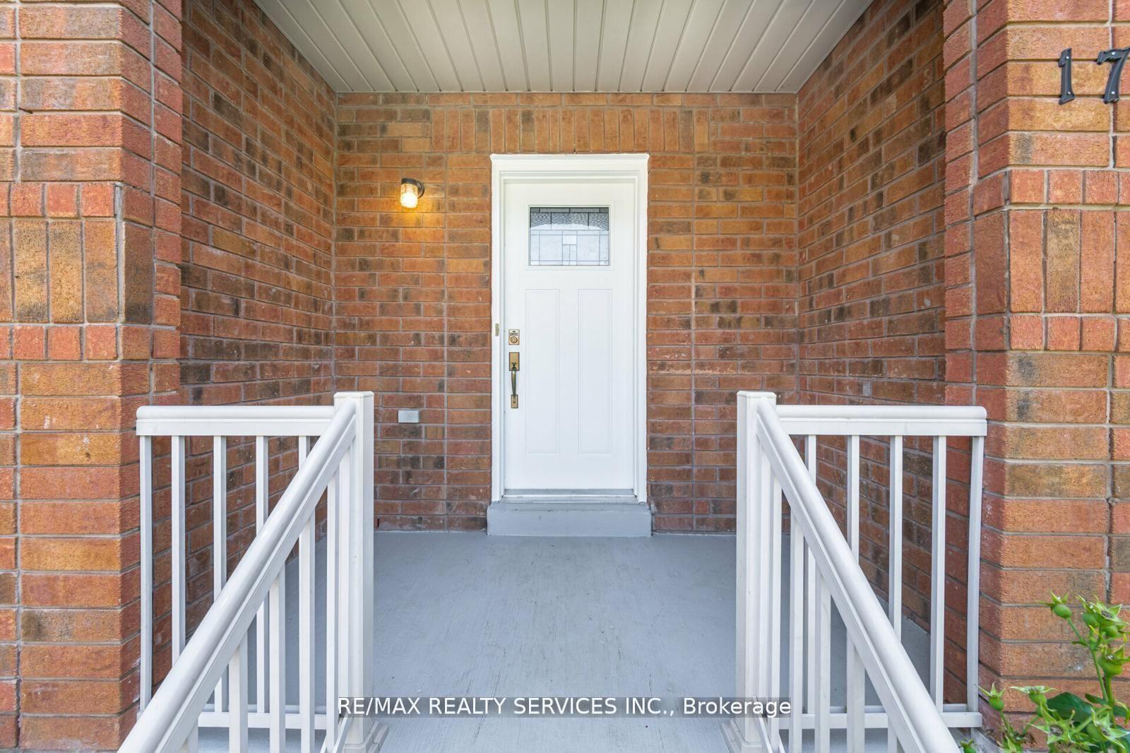 Photo 4 of 17 Dawes Road, Brampton, Credit Valley — HOMEH