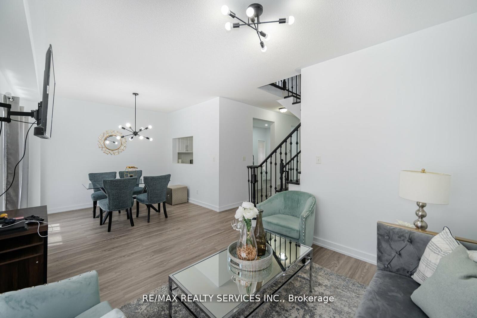 Photo 6 of 17 Dawes Road, Brampton, Credit Valley — HOMEH
