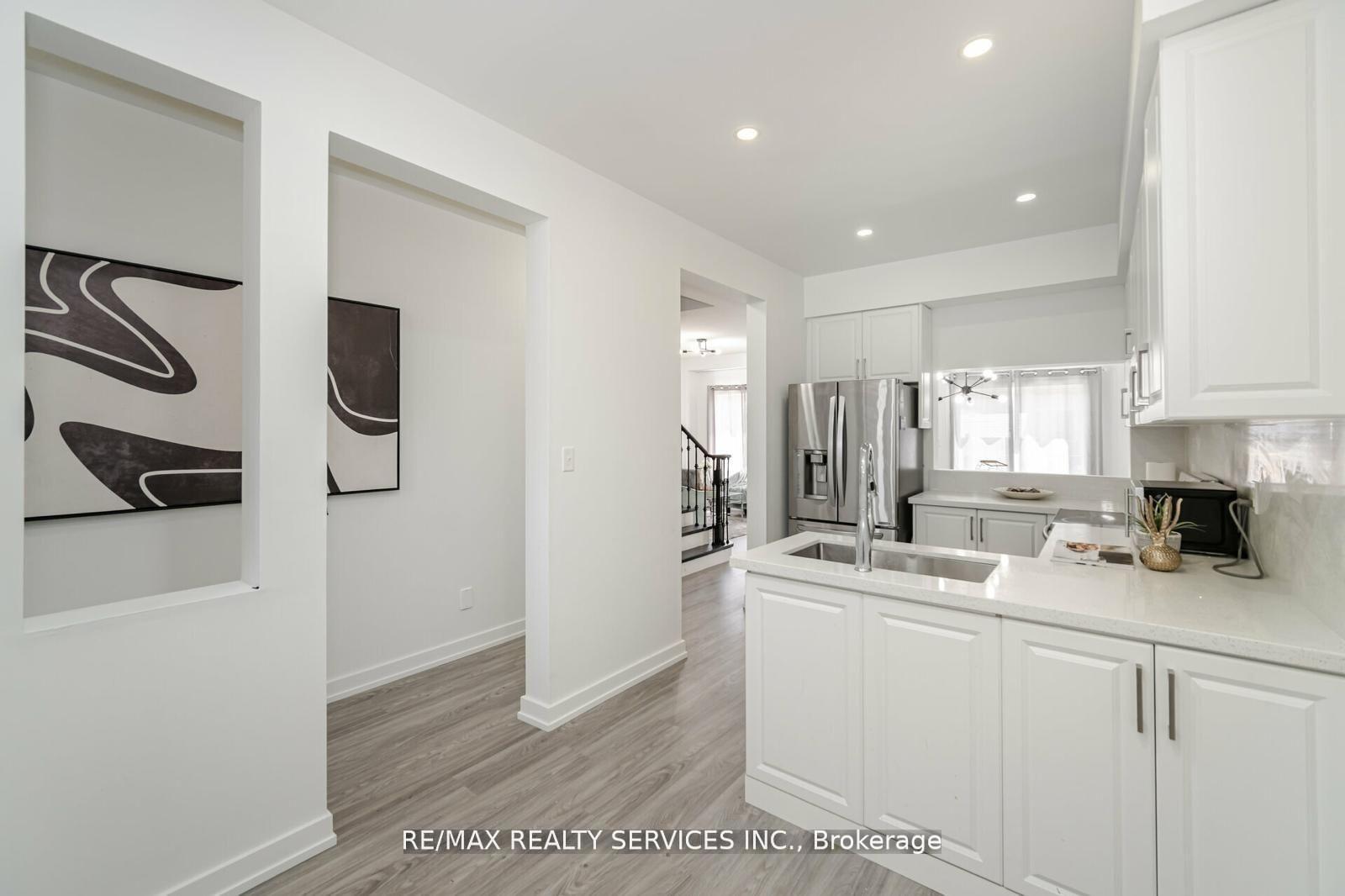Photo 11 of 17 Dawes Road, Brampton, Credit Valley — HOMEH