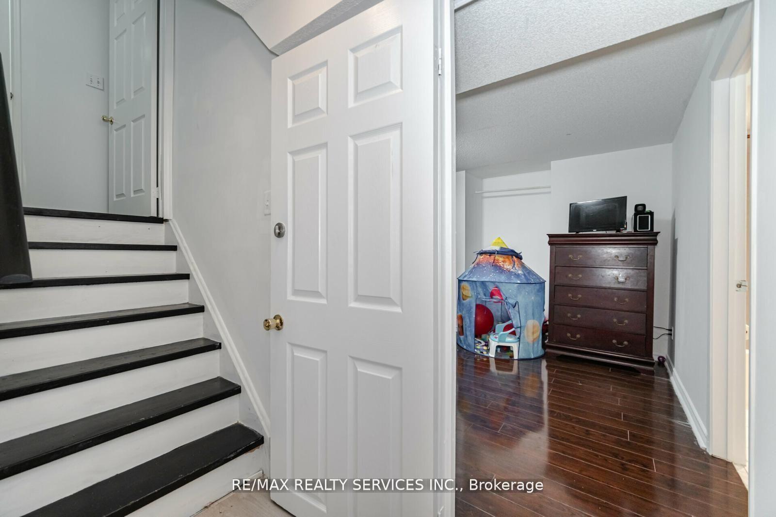 Photo 18 of 17 Dawes Road, Brampton, Credit Valley — HOMEH