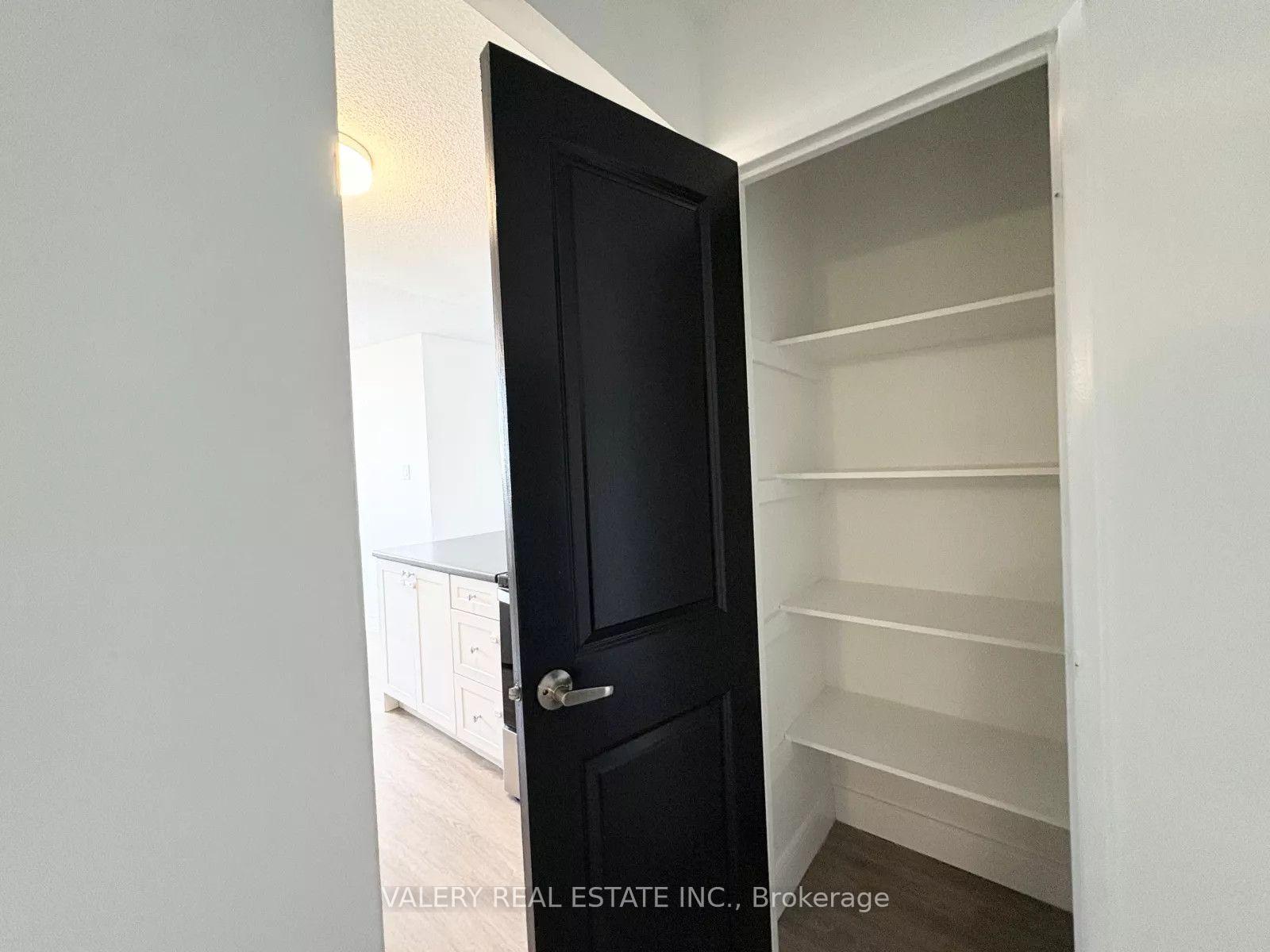 Photo 6 of Unit 1408, 294 Chandler Drive, Kitchener, Laurentian Hills — HOMEH