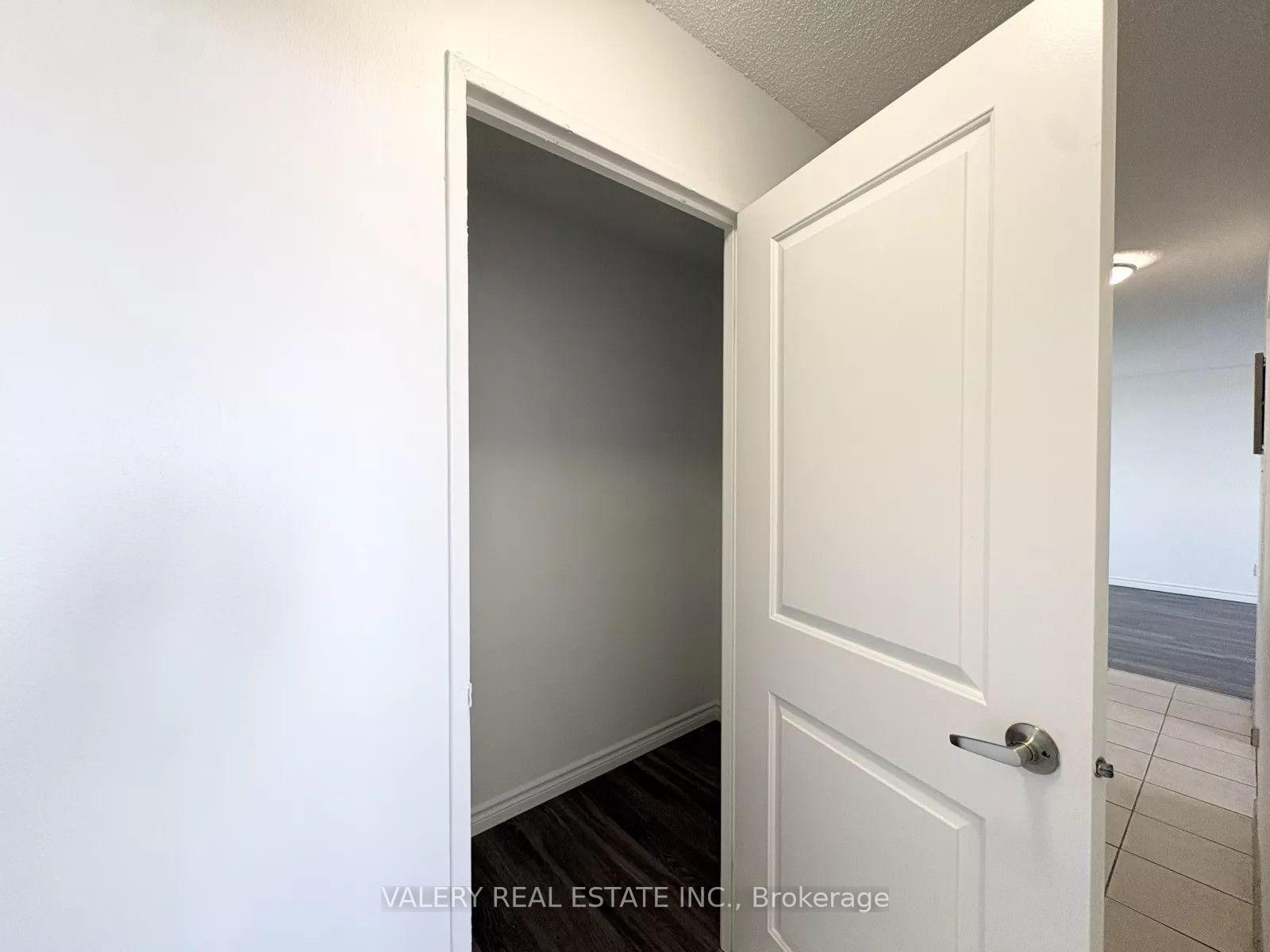 Photo 7 of Unit 1503, 294 Chandler Drive, Kitchener, Laurentian Hills — HOMEH