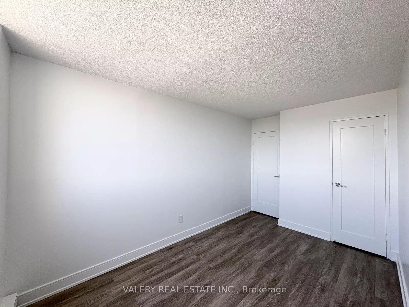 Photo 8 of Unit 1601, 294 Chandler Drive, Kitchener, Laurentian Hills — HOMEH