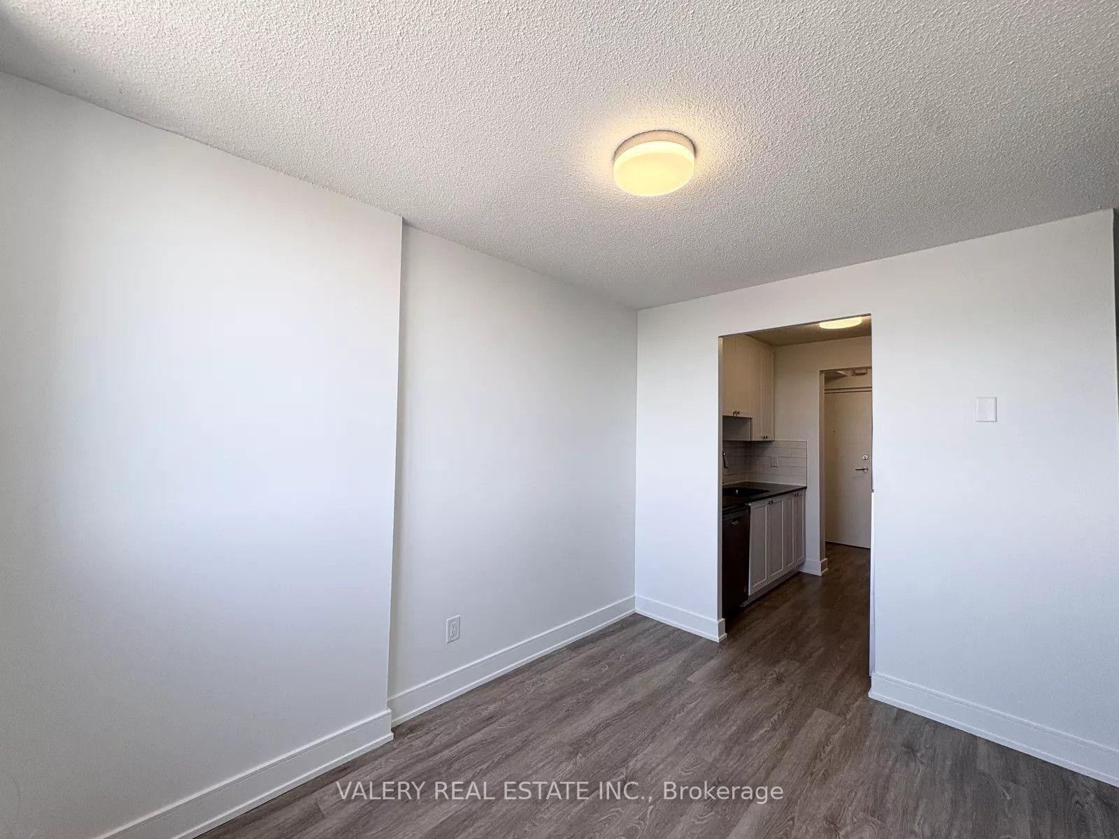 Photo 13 of Unit 1601, 294 Chandler Drive, Kitchener, Laurentian Hills — HOMEH