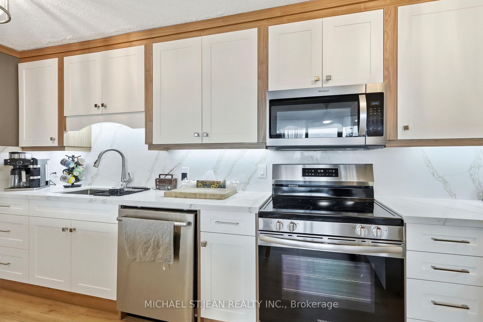 Photo 23 of Unit 1702, 75 Queen Street N, Hamilton, Strathcona — HOMEH