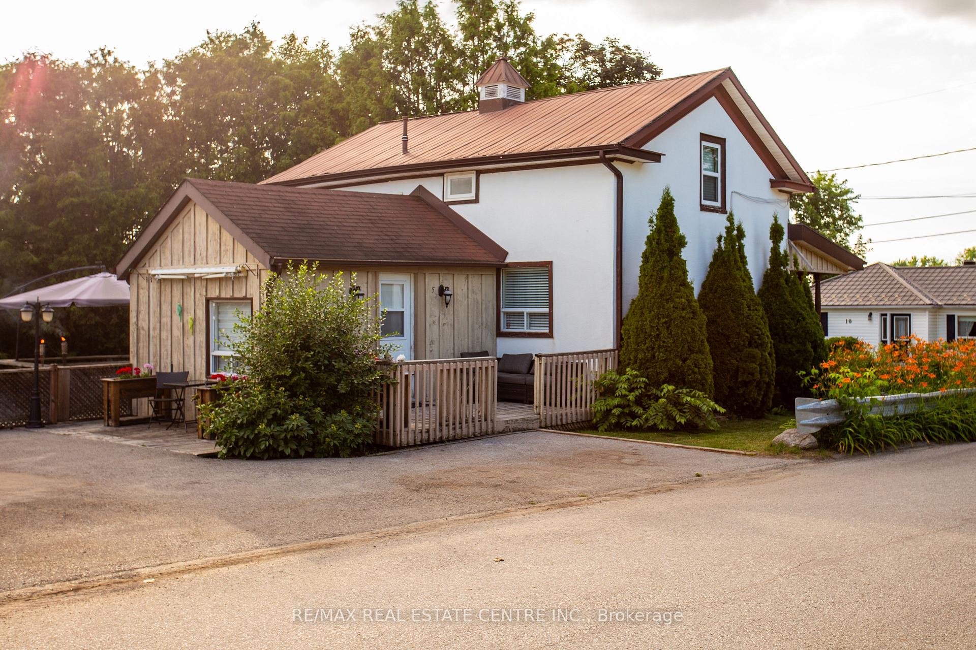 Photo 2 of 5 East John Street N, Innisfil, Cookstown — HOMEH