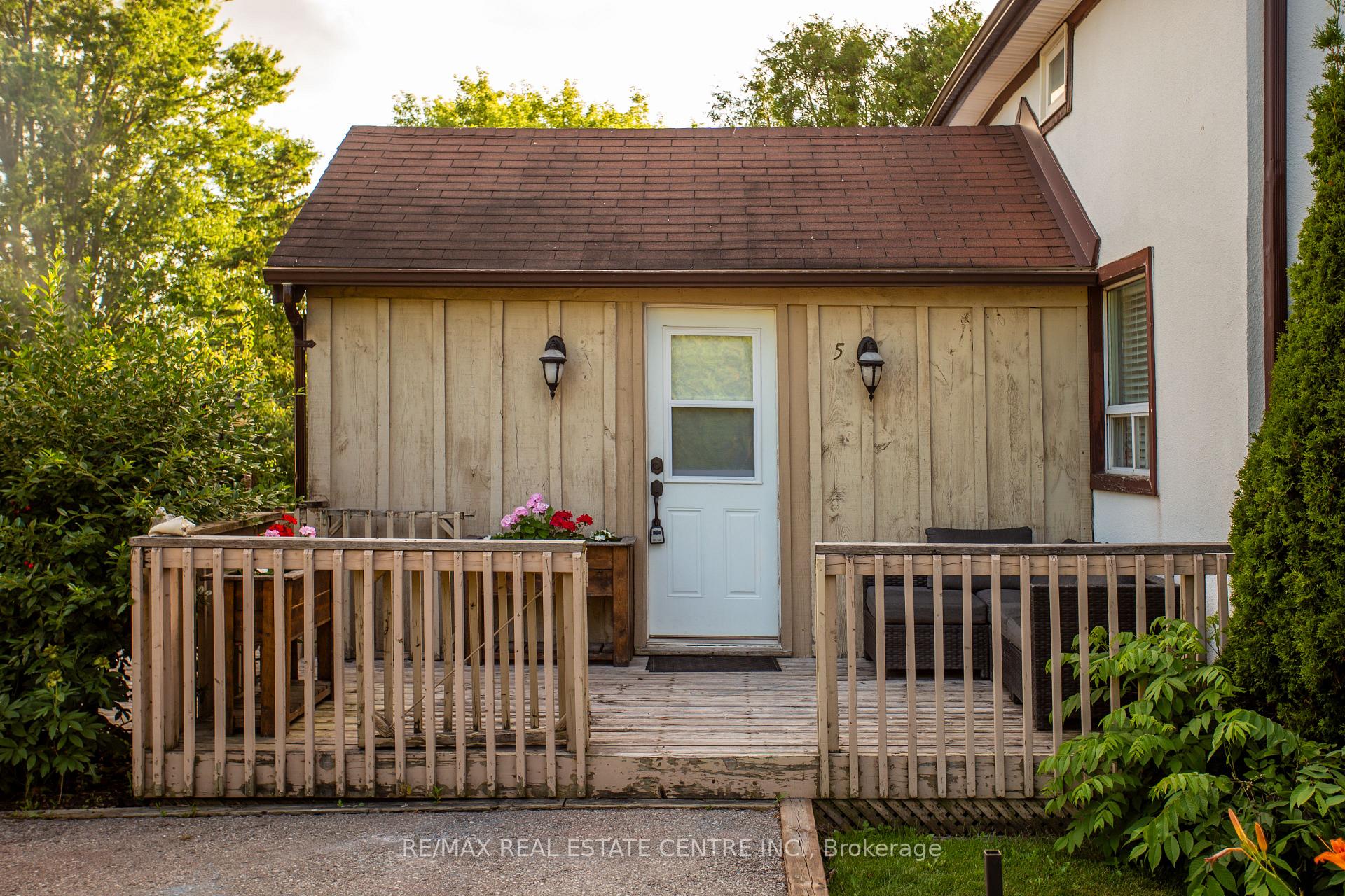 Photo 3 of 5 East John Street N, Innisfil, Cookstown — HOMEH