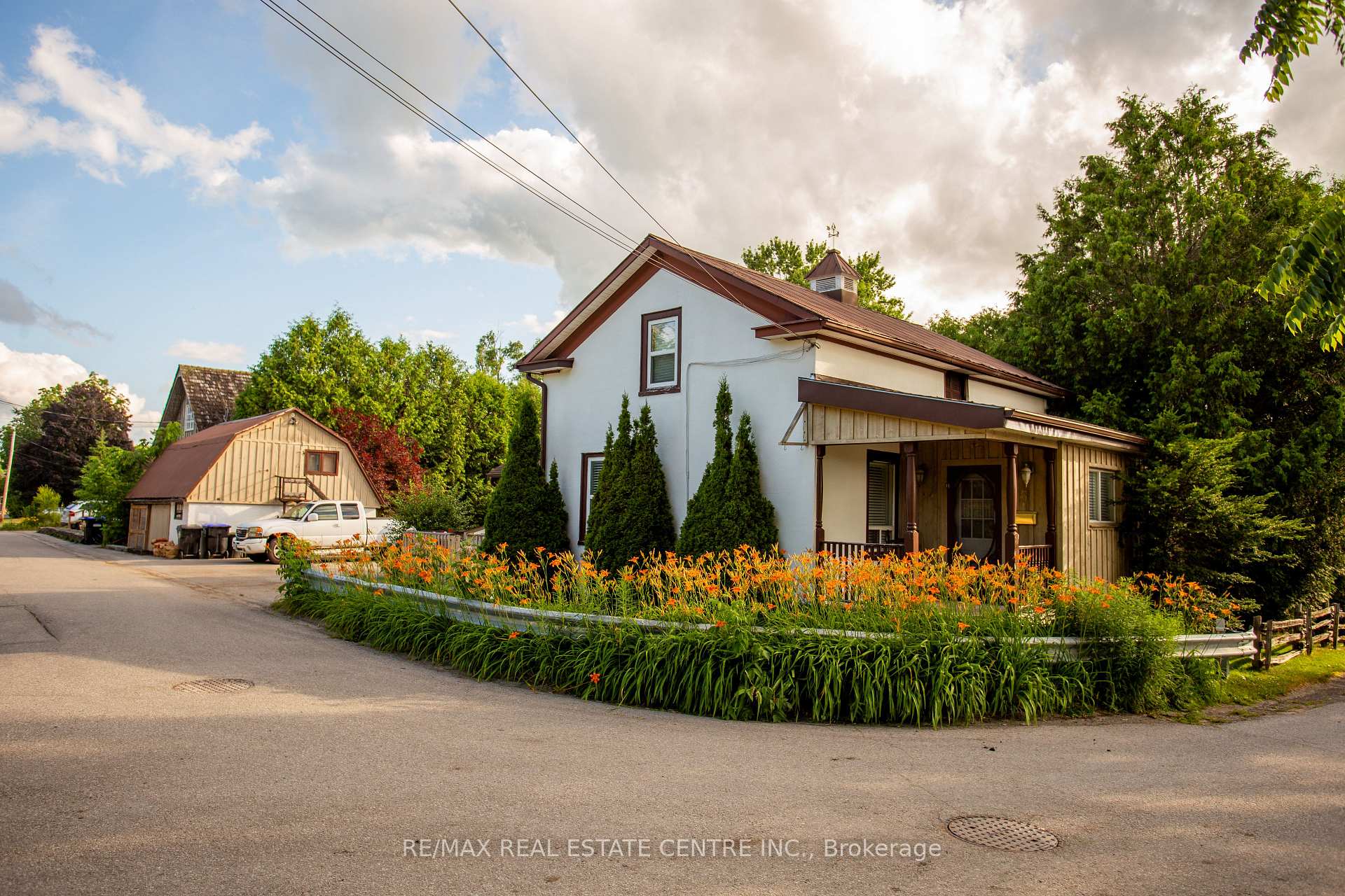 Photo 6 of 5 East John Street N, Innisfil, Cookstown — HOMEH