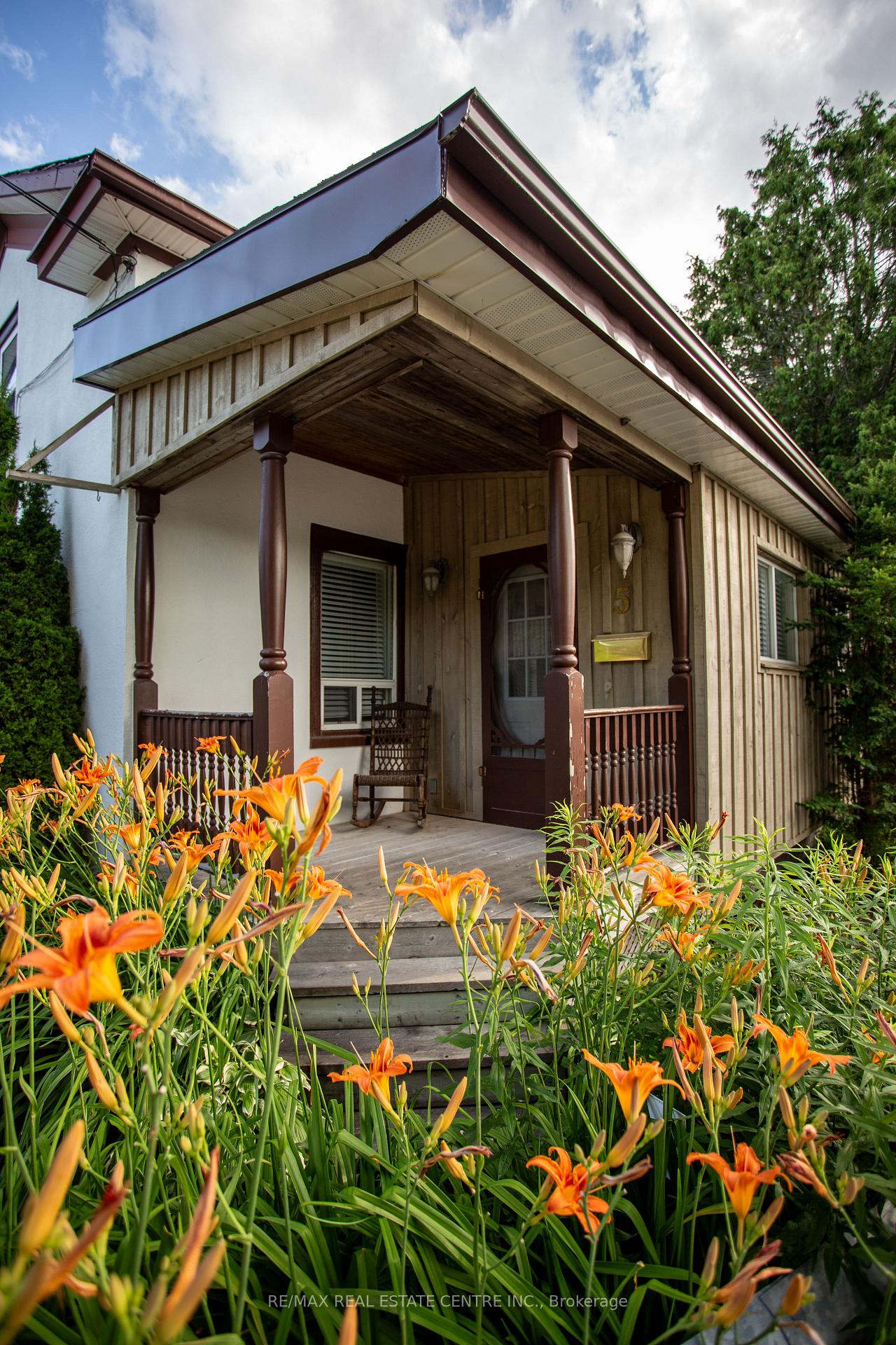 Photo 8 of 5 East John Street N, Innisfil, Cookstown — HOMEH