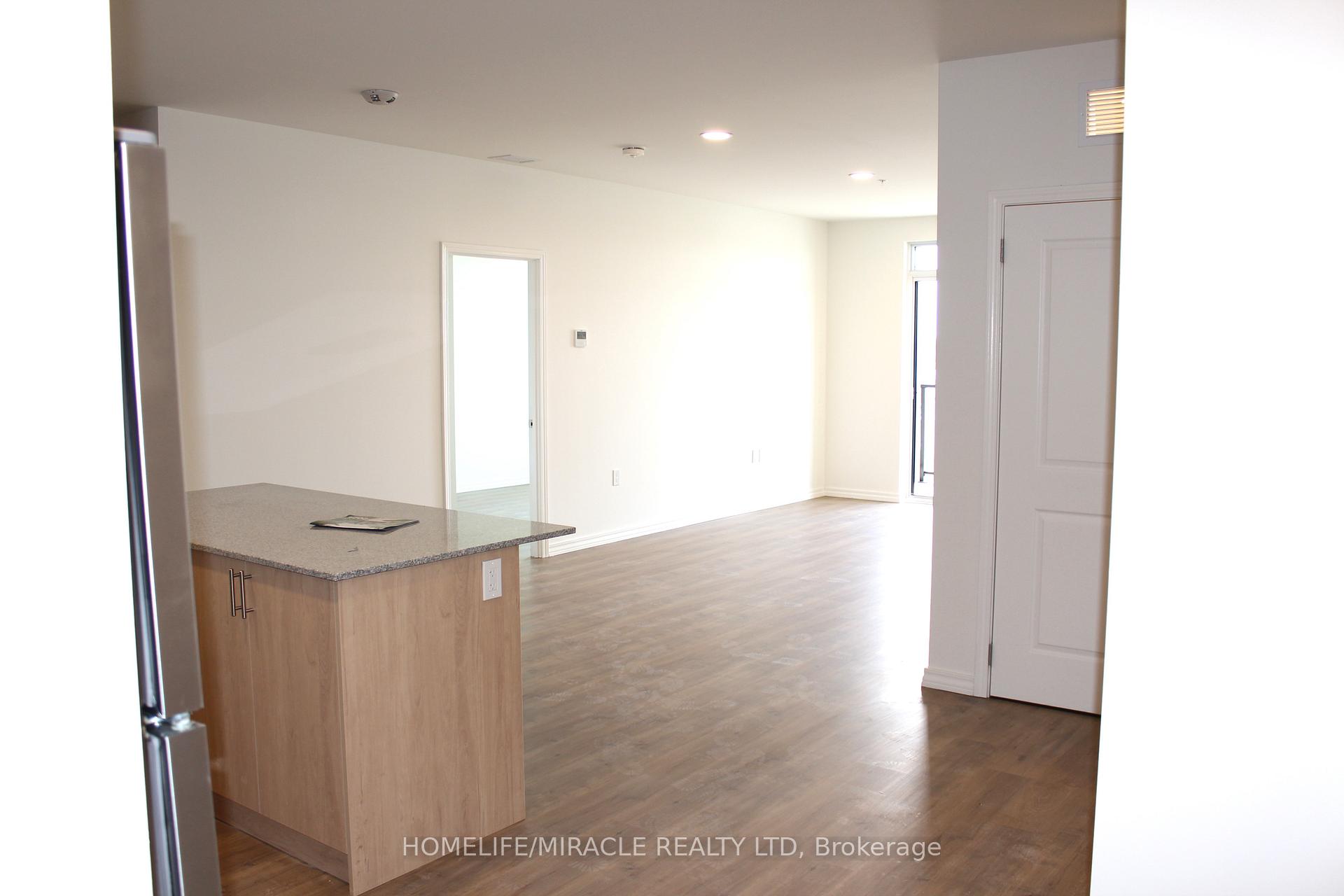 Photo 2 of Unit 613, 1098 Paisley Road, Guelph, Willow West/Sugarbush/West Acres — HOMEH