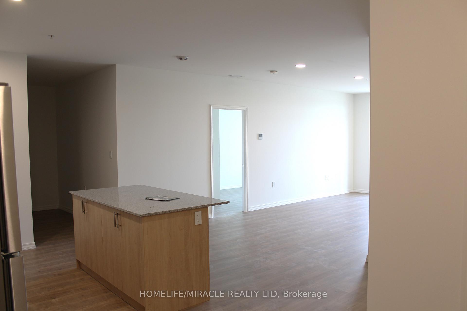 Photo 3 of Unit 613, 1098 Paisley Road, Guelph, Willow West/Sugarbush/West Acres — HOMEH