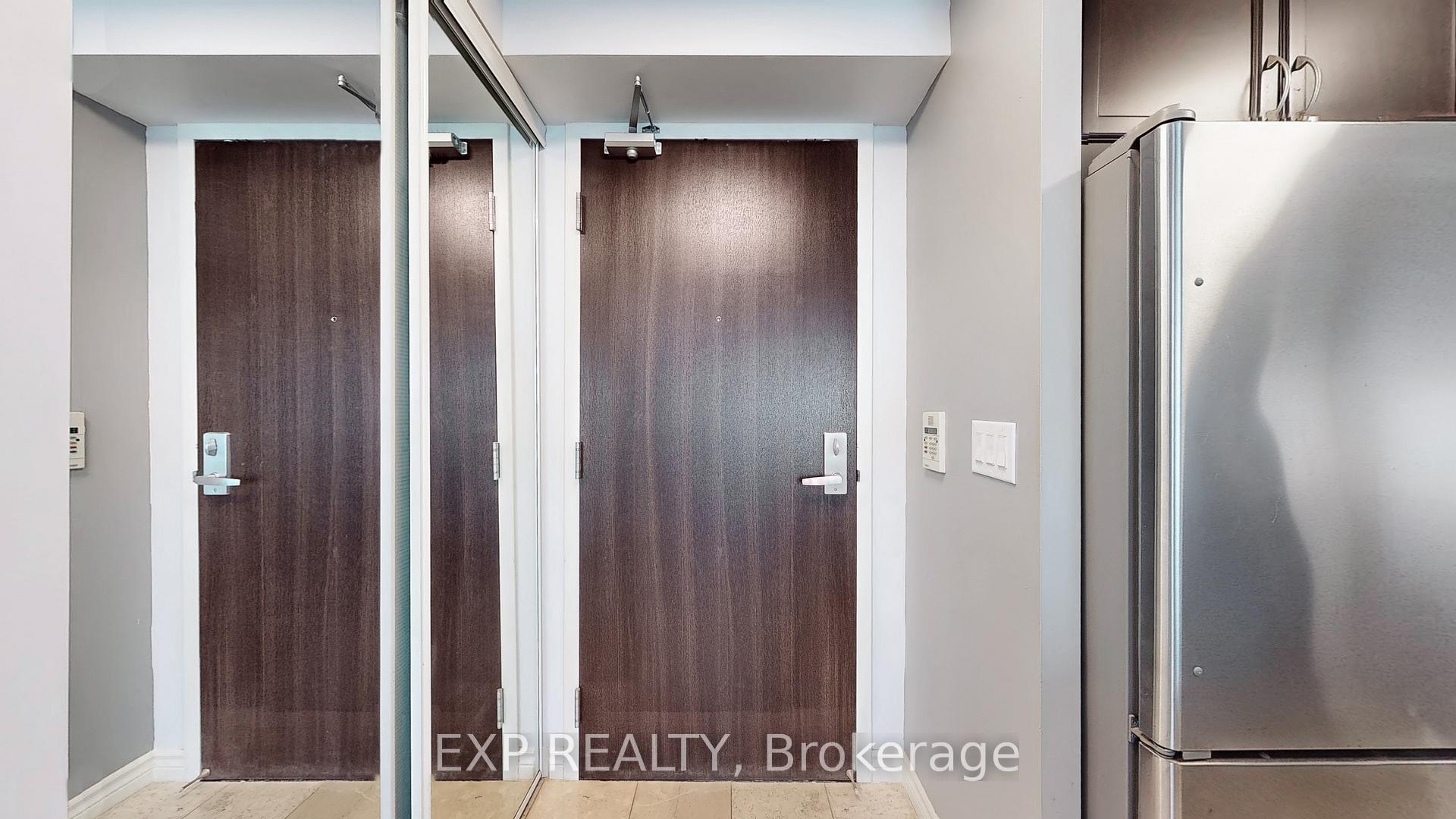 Photo 7 of Unit 1106, 25 Lower Simcoe Street, Toronto, Waterfront Communities — HOMEH