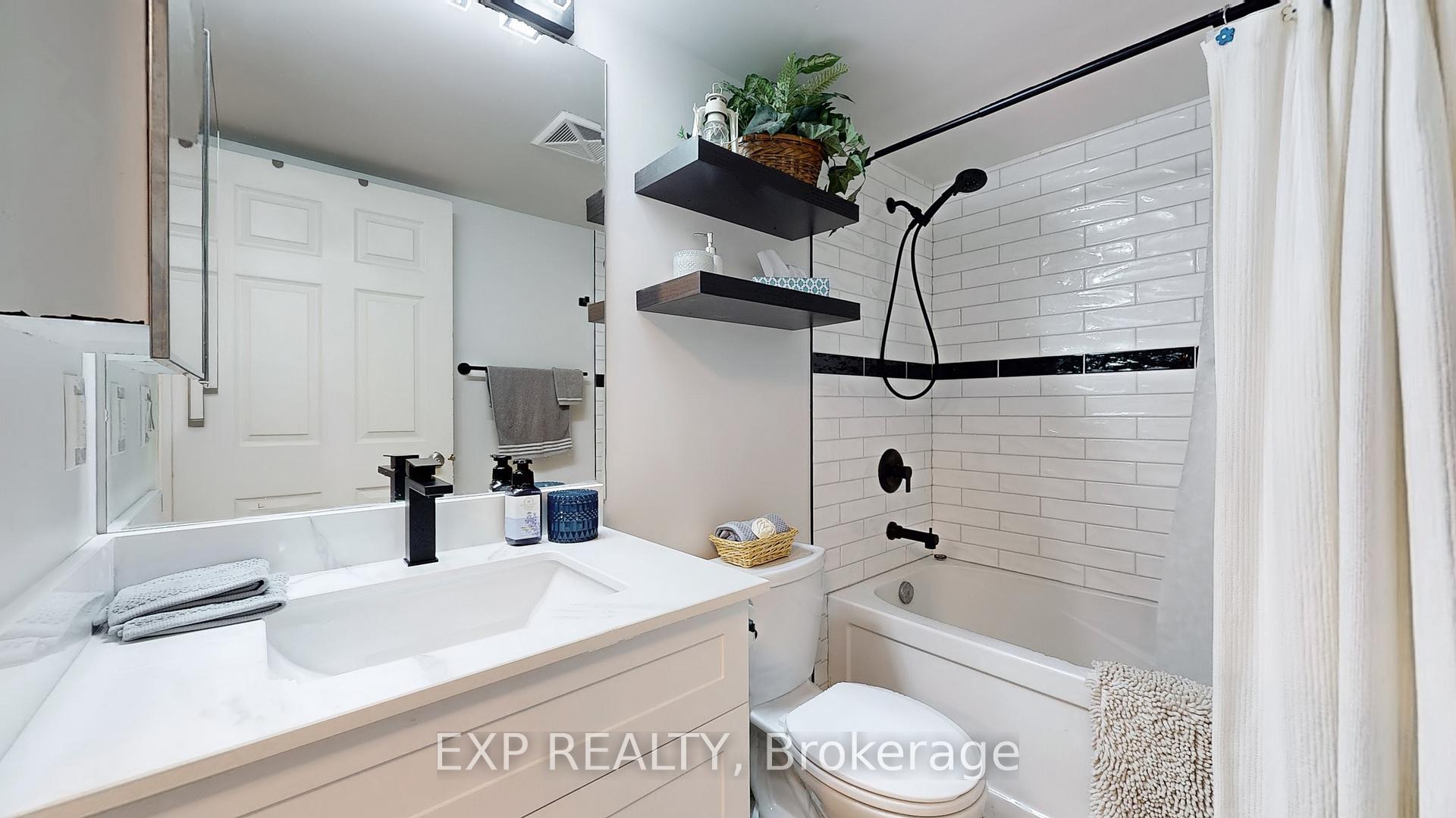 Photo 17 of Unit 1106, 25 Lower Simcoe Street, Toronto, Waterfront Communities — HOMEH
