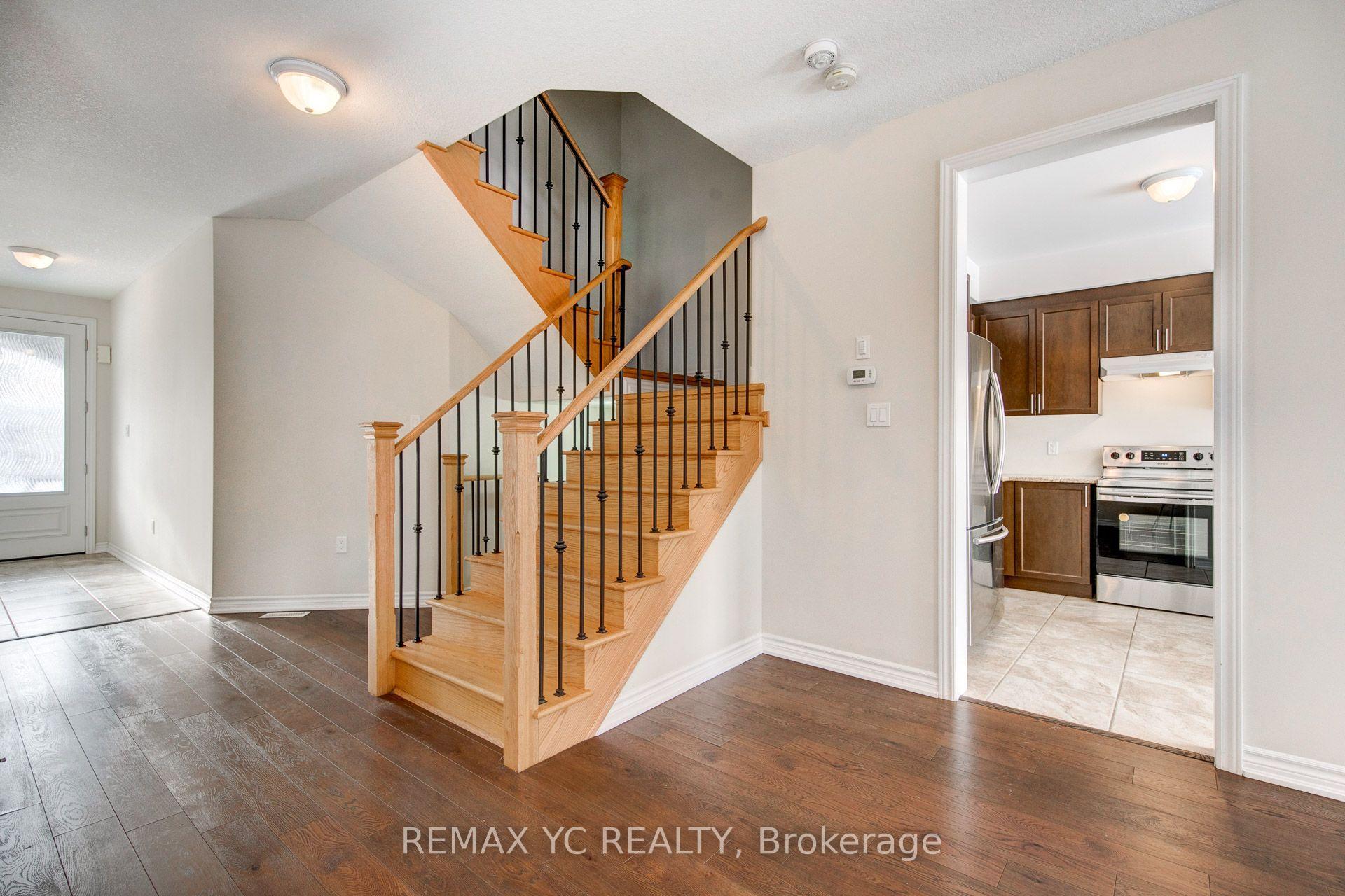 Photo 5 of 56 Walker Boulevard, New Tecumseth, Alliston — HOMEH