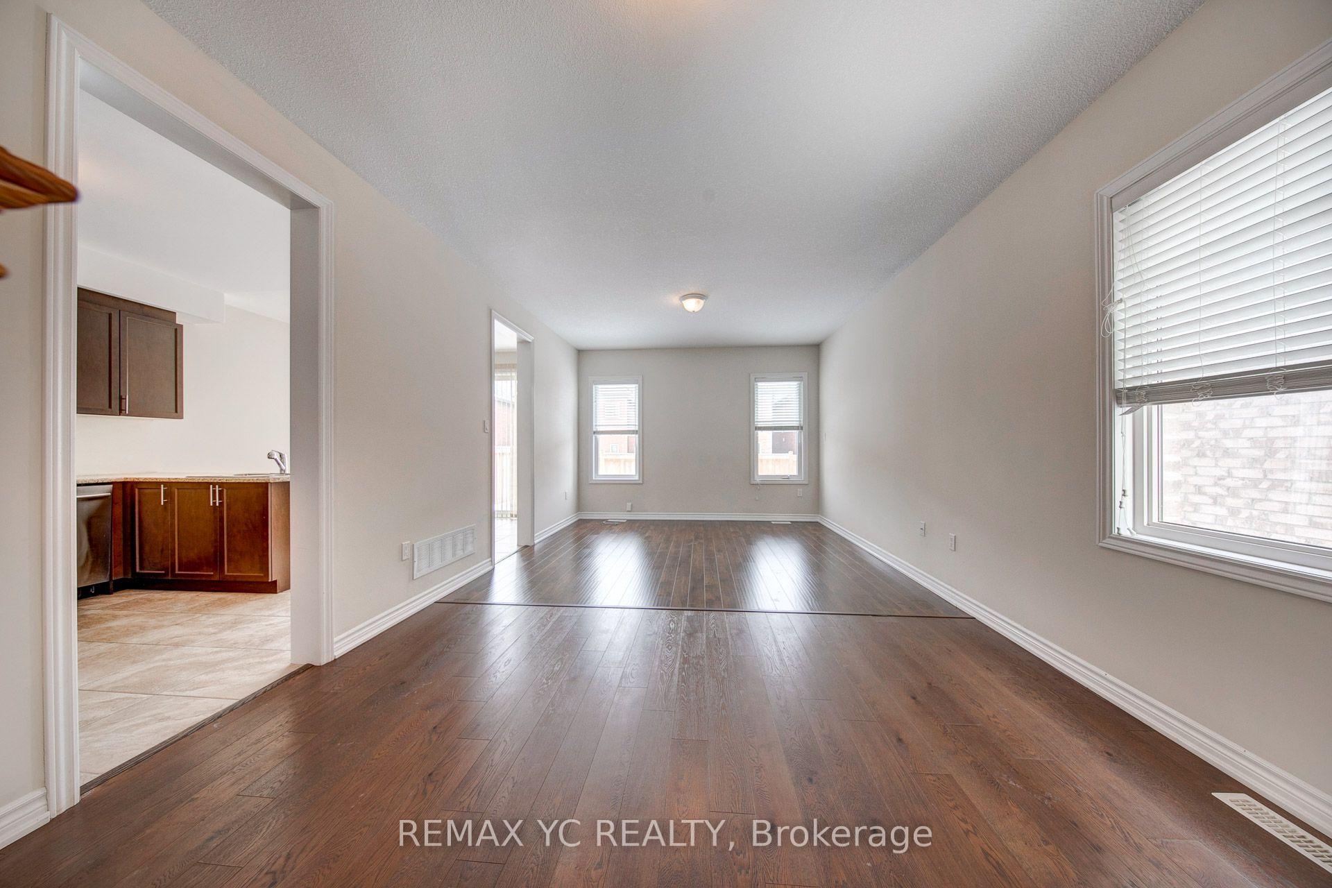 Photo 6 of 56 Walker Boulevard, New Tecumseth, Alliston — HOMEH