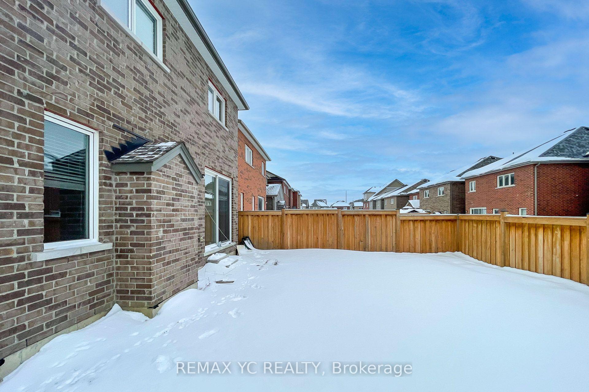 Photo 36 of 56 Walker Boulevard, New Tecumseth, Alliston — HOMEH