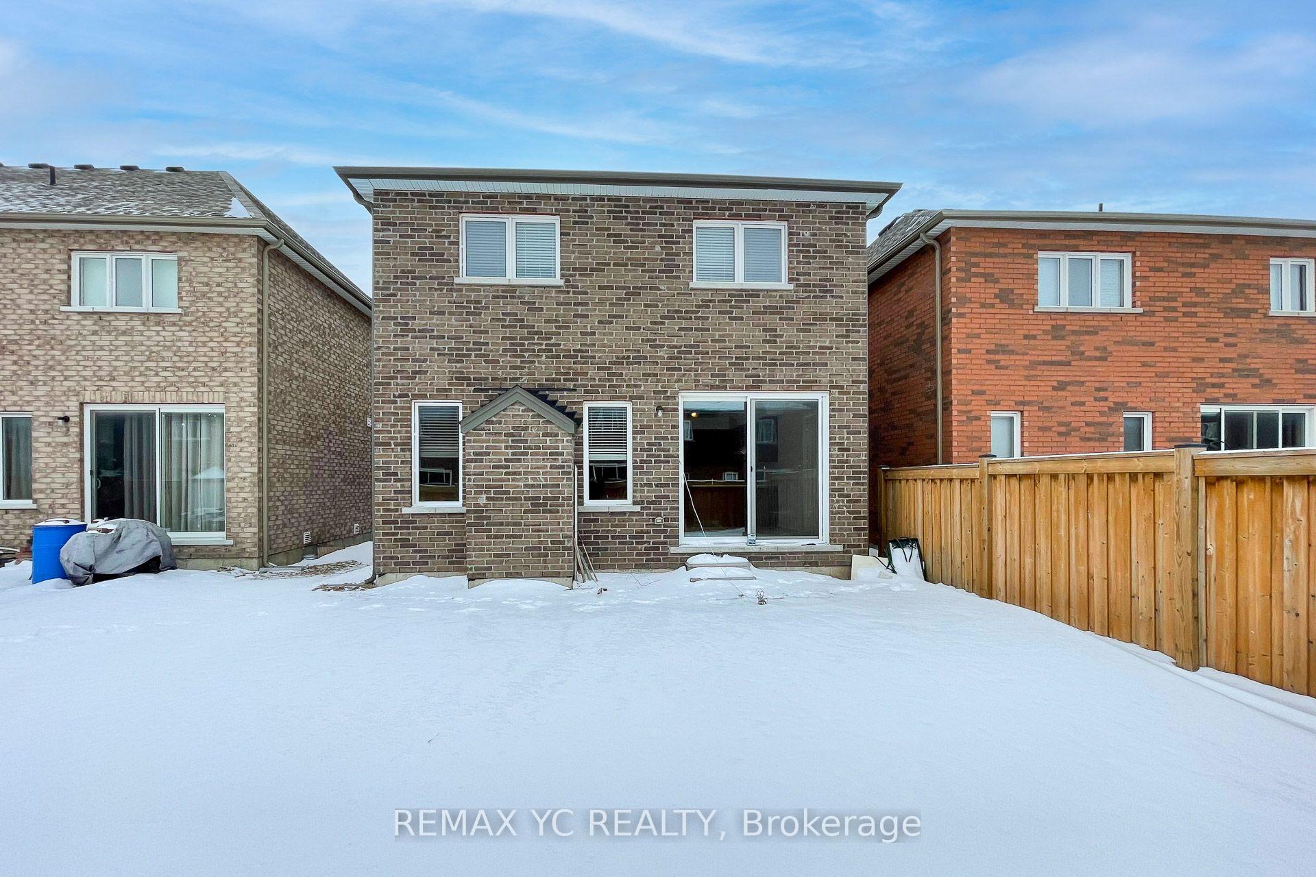 Photo 37 of 56 Walker Boulevard, New Tecumseth, Alliston — HOMEH