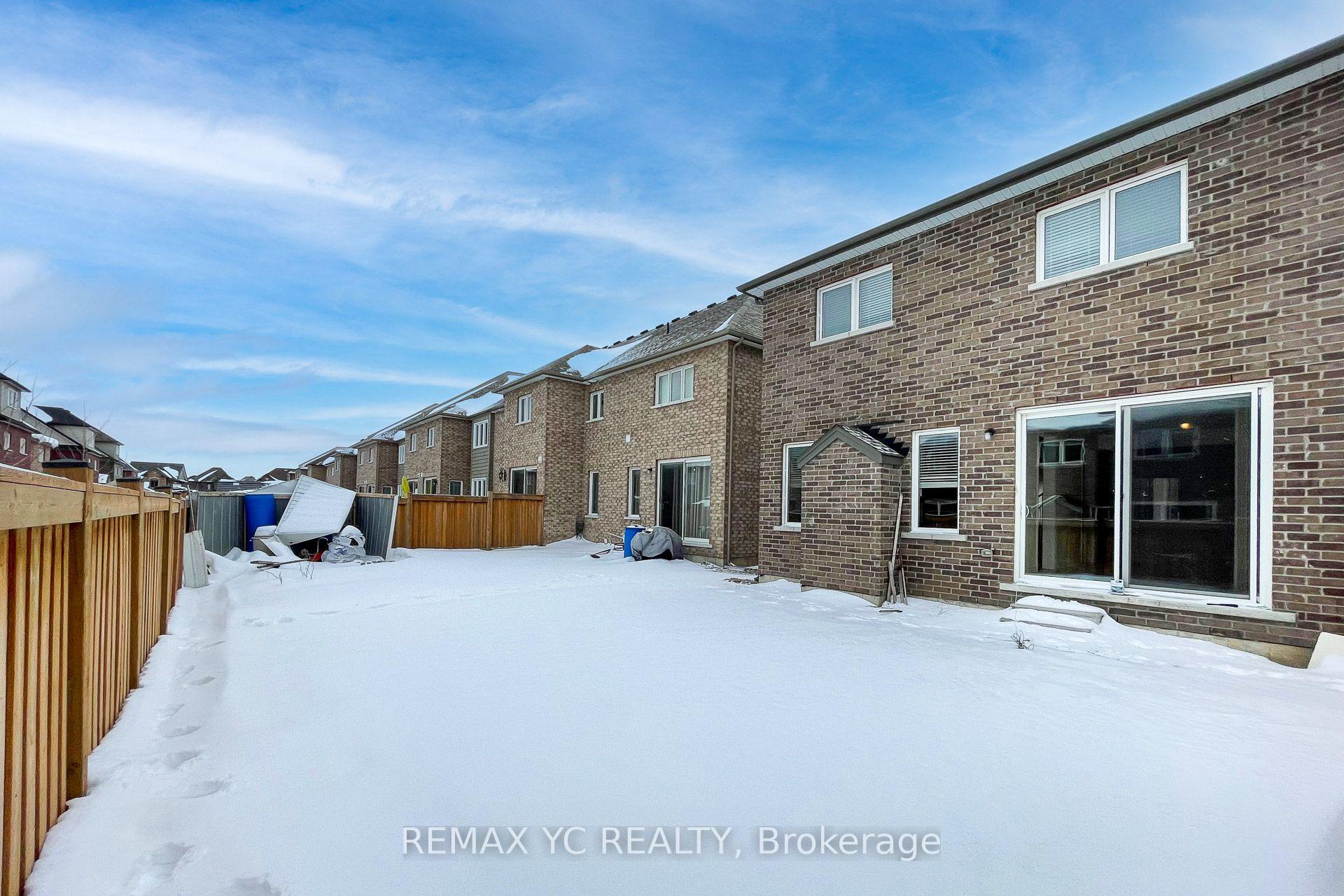 Photo 39 of 56 Walker Boulevard, New Tecumseth, Alliston — HOMEH
