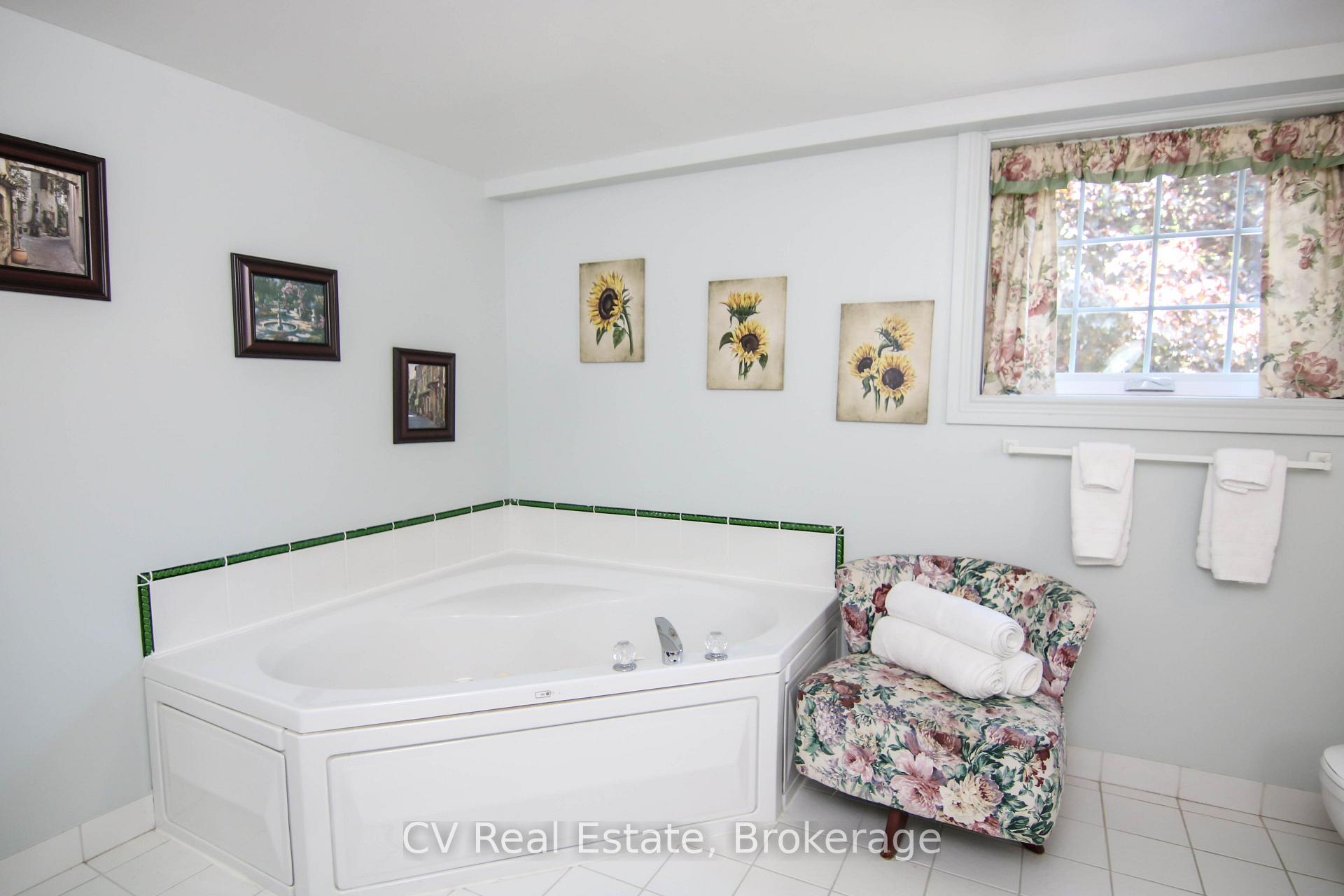 Photo 22 of Unit 152, 2 Mahaffy Court, Bracebridge — HOMEH