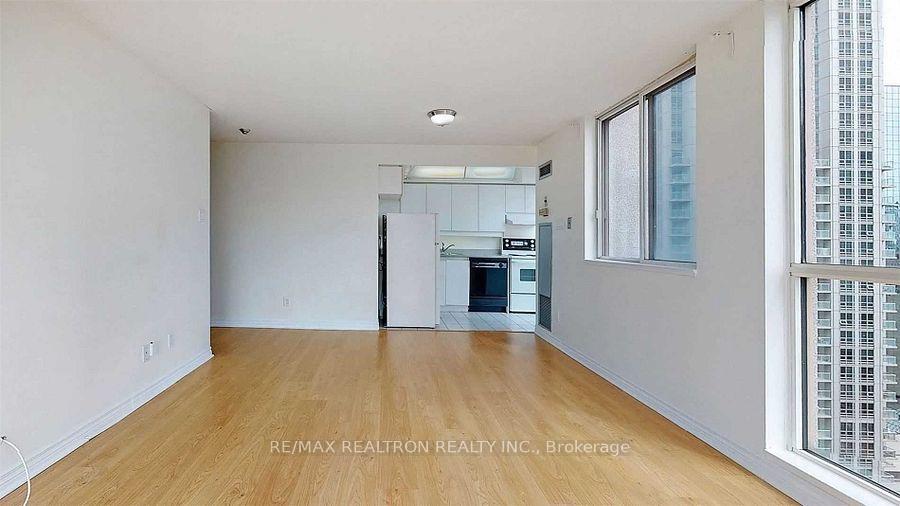 Photo 9 of Unit 2610, 736 Bay Street, Toronto, Bay Street Corridor — HOMEH
