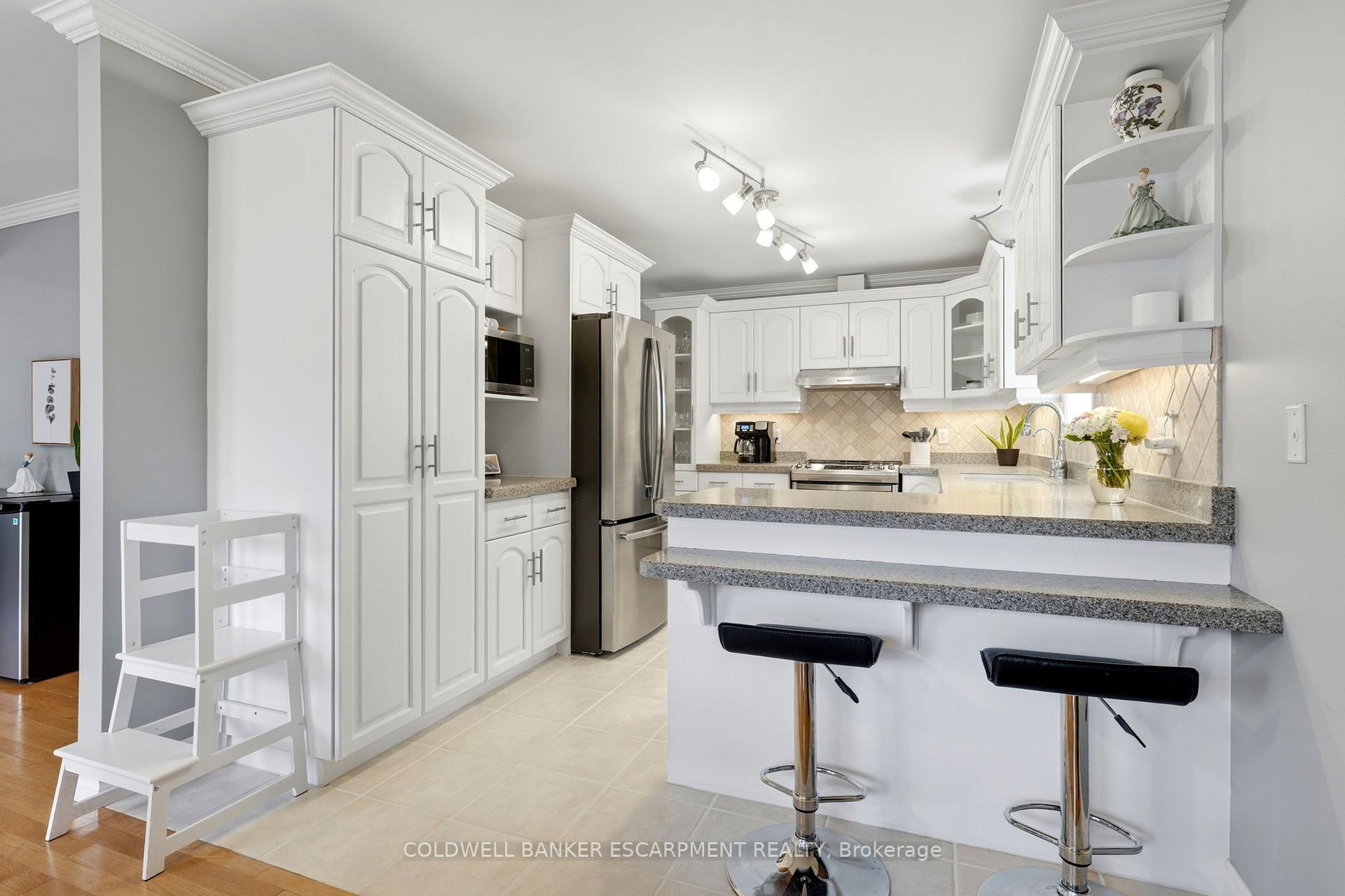Photo 7 of 58 Dairy Drive, Halton Hills, Acton — HOMEH