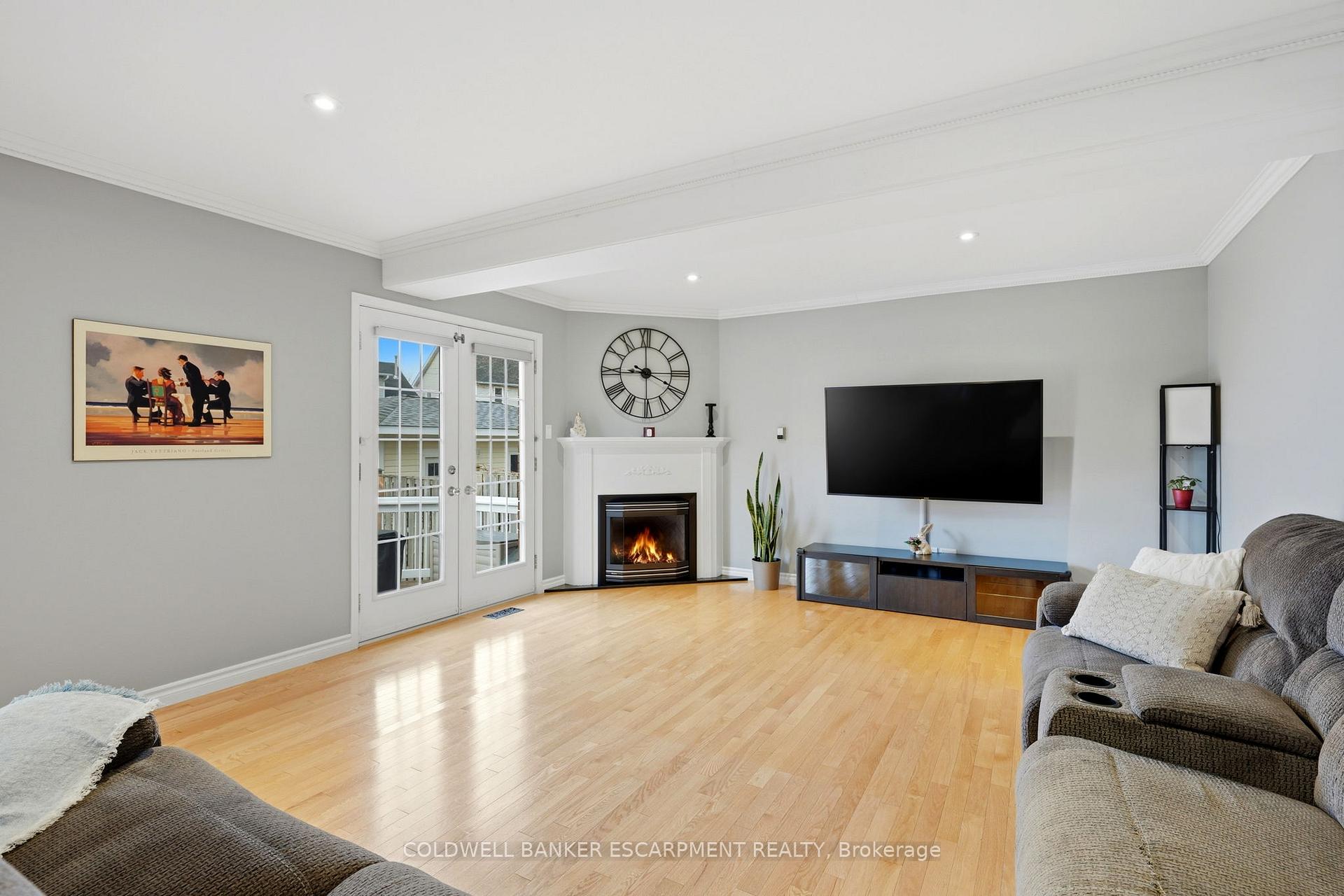Photo 12 of 58 Dairy Drive, Halton Hills, Acton — HOMEH