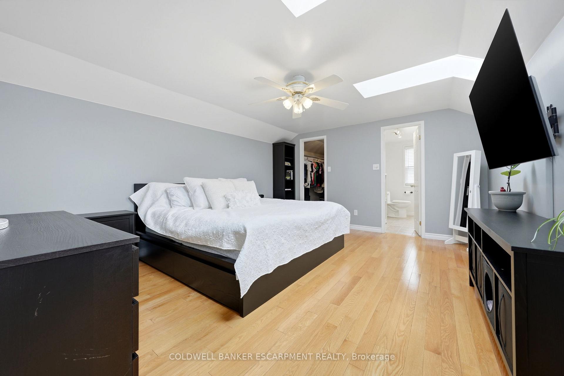Photo 21 of 58 Dairy Drive, Halton Hills, Acton — HOMEH